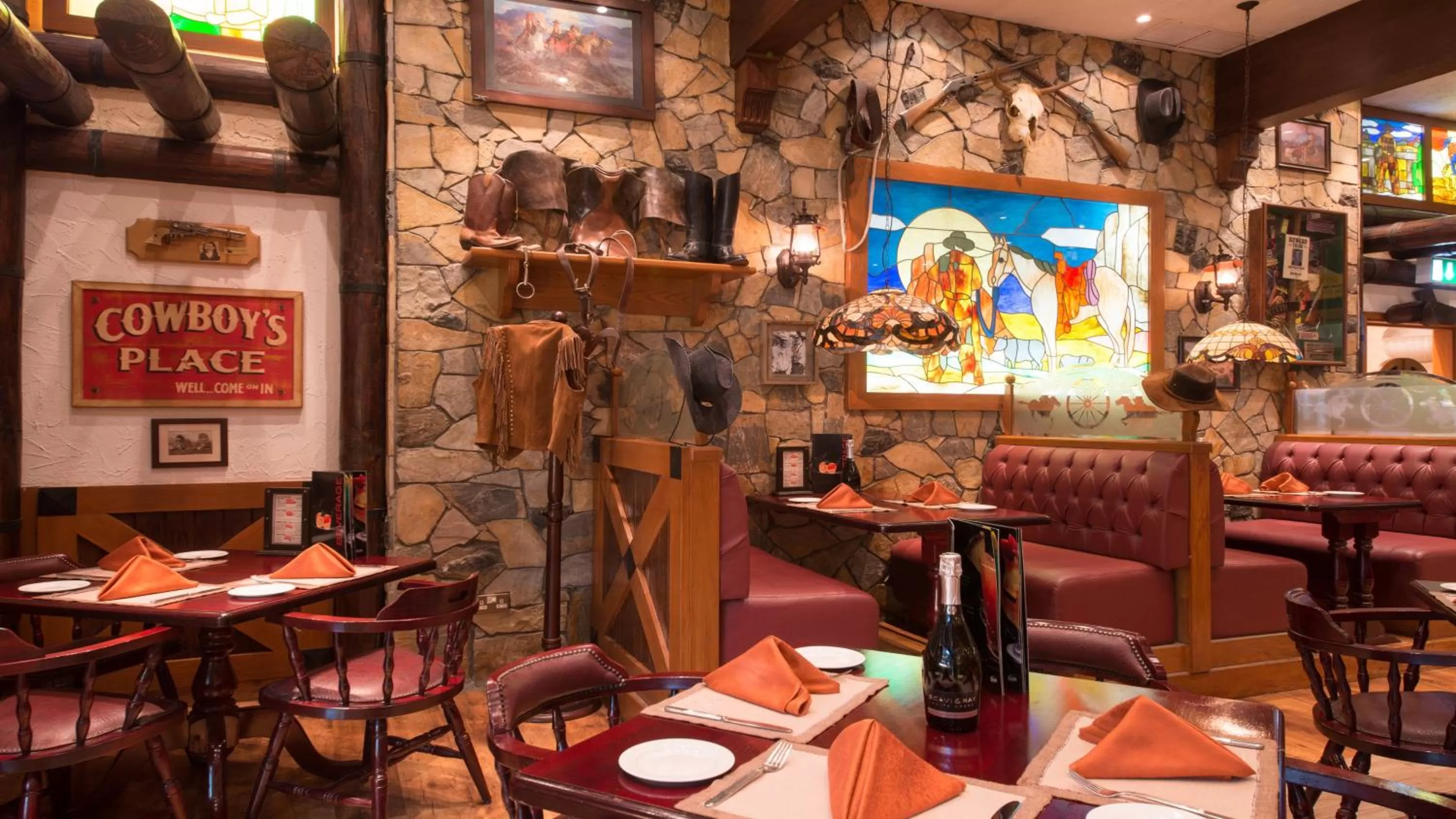 Lounge or bar in Holiday Inn Kuwait Al Thuraya City by IHG