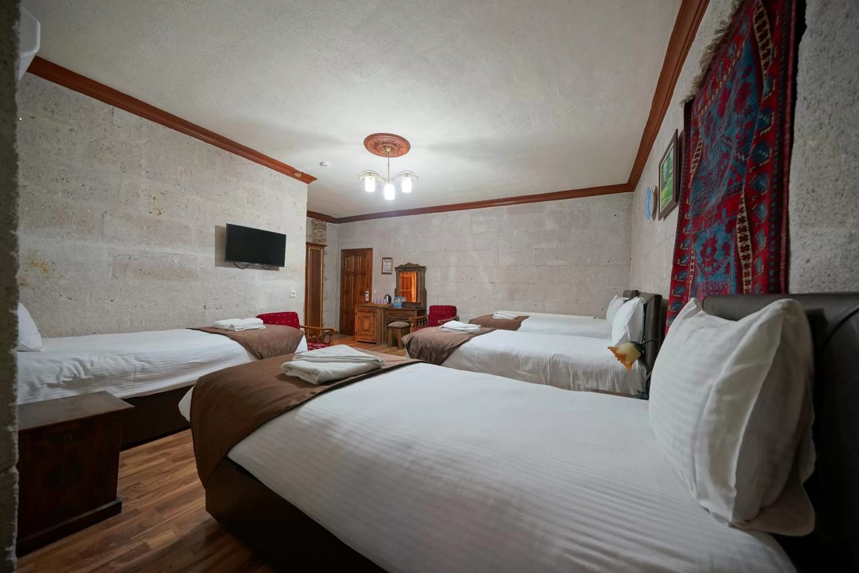 Photo of the whole room, Bed in Arch Palace