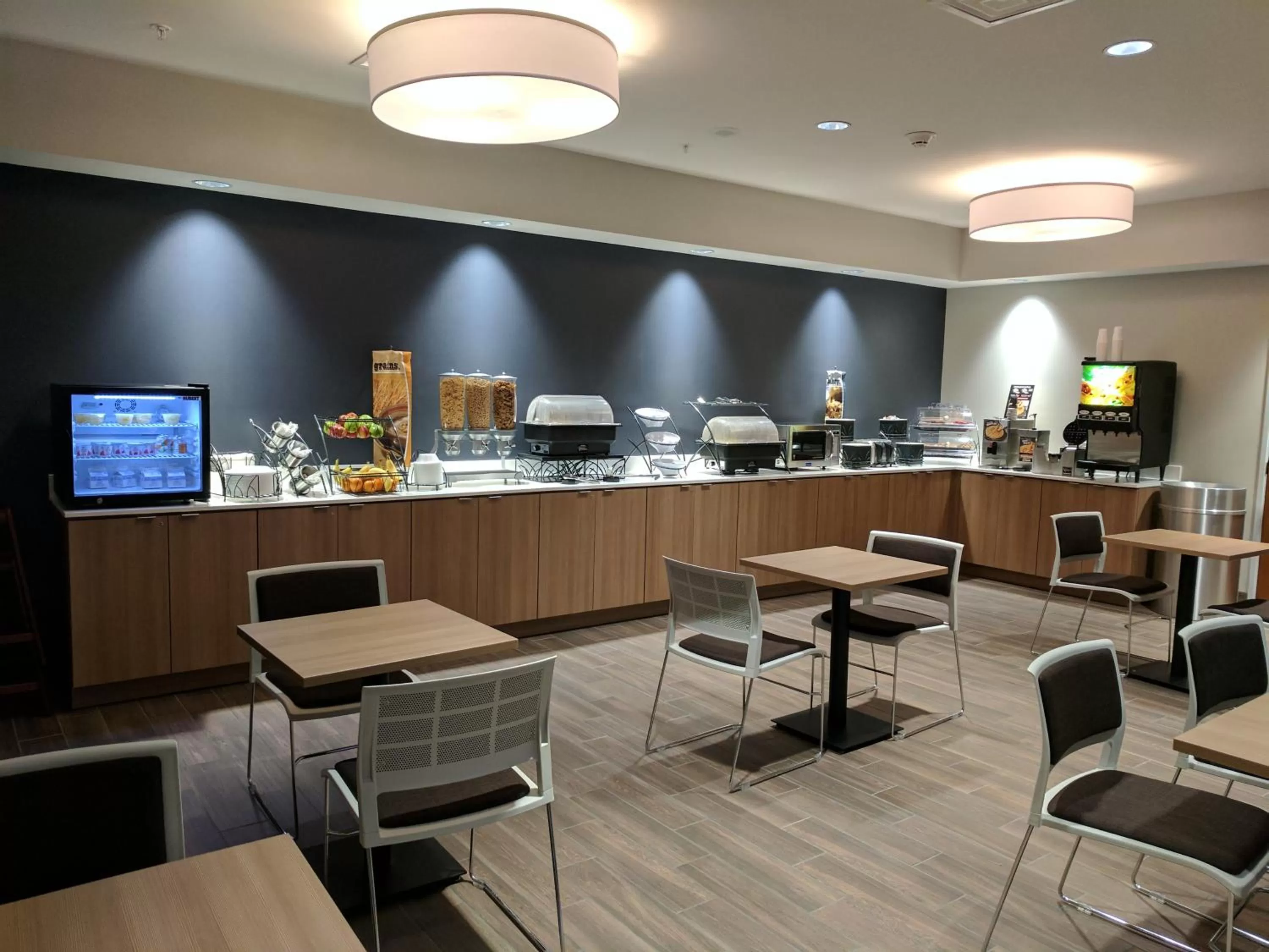 American breakfast in Microtel Inn & Suites by Wyndham Clarion