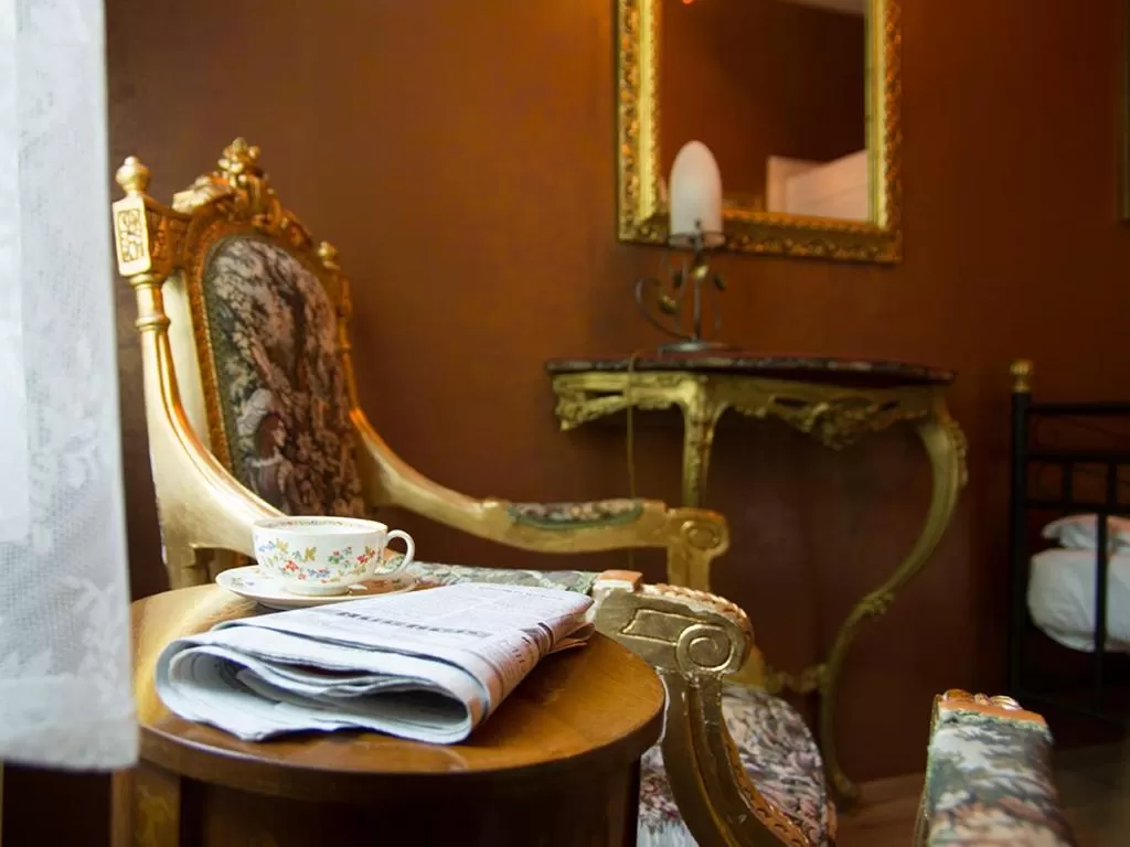 Seating area in Hotel Victoria