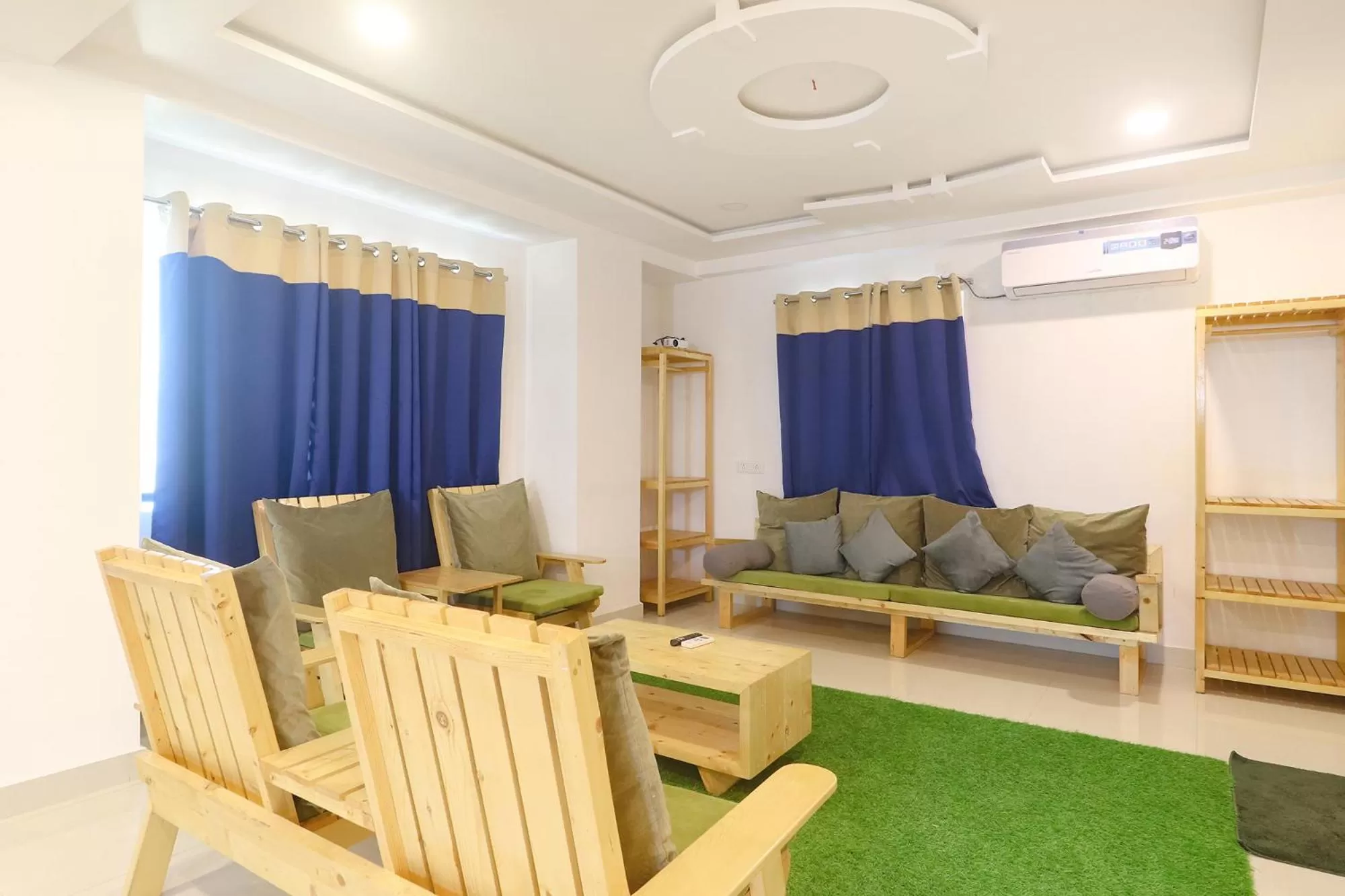 Seating Area in FabHotel Green Leaf