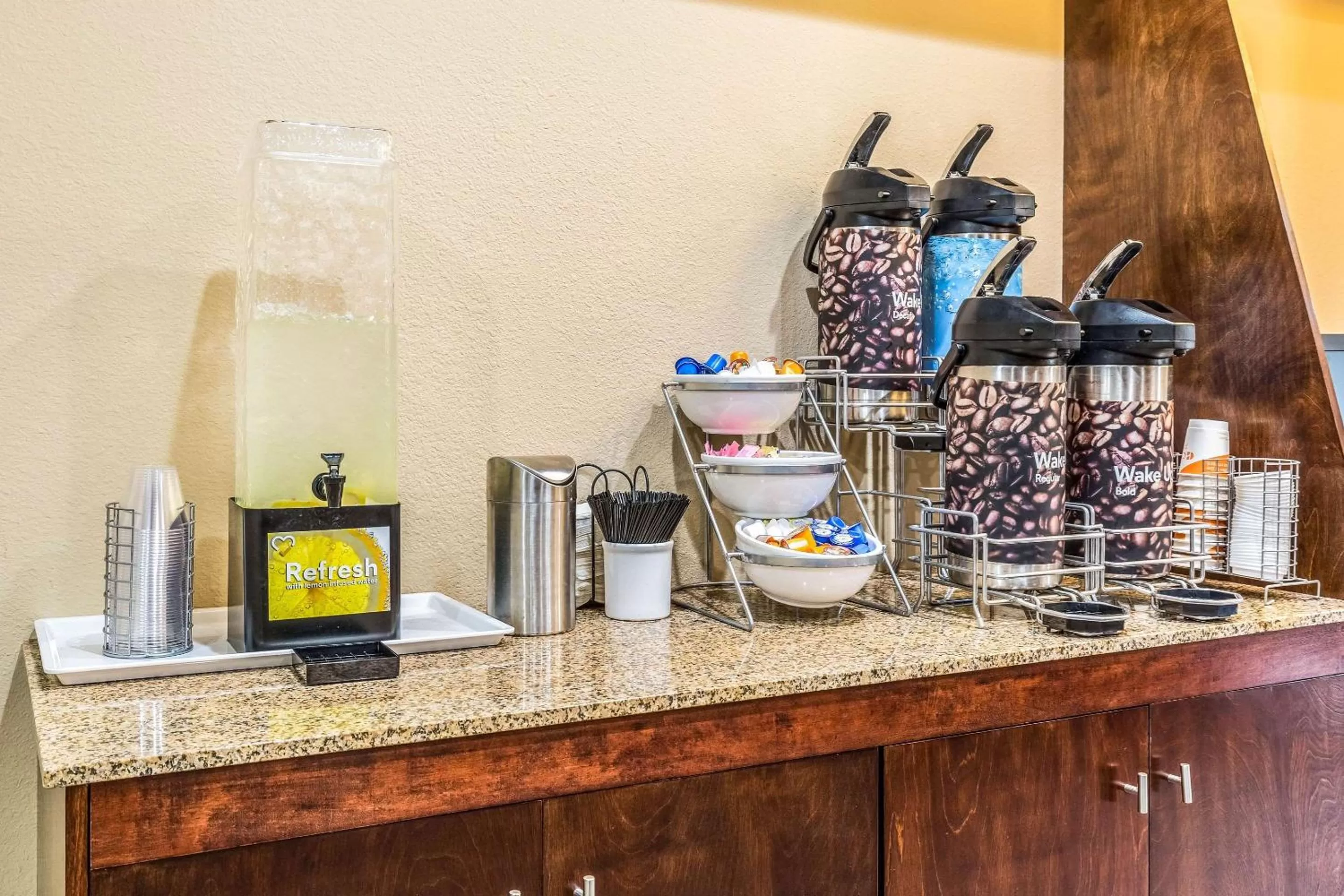 Restaurant/places to eat in Comfort Suites