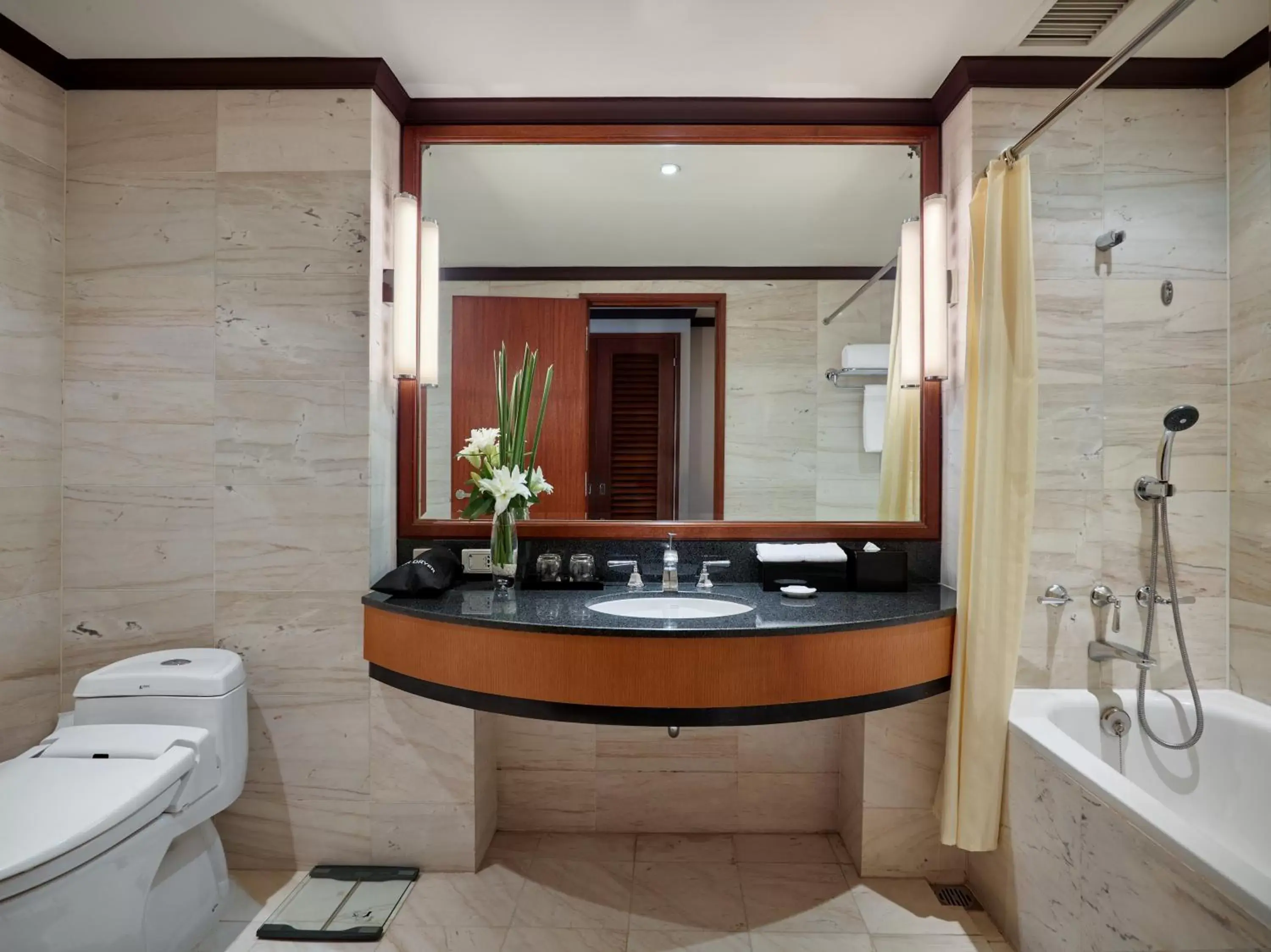 Deluxe King Bed Non Smoking in Hôtel du Parc Hanoï Deluxe King Bed Non Smoking in Hôtel du Parc Hanoï