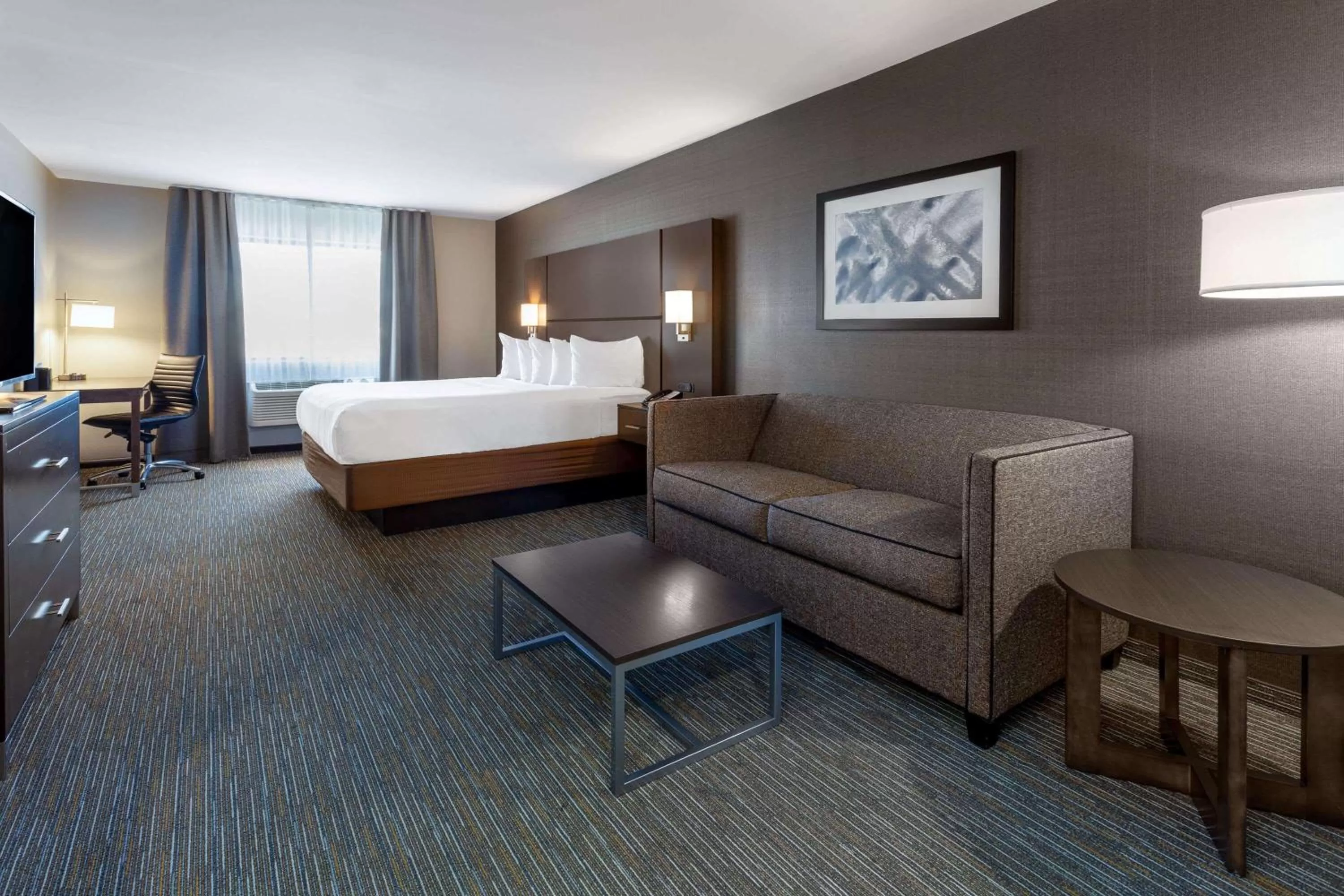 Photo of the whole room, Bed in Wingate by Wyndham Wisconsin Dells Waterpark