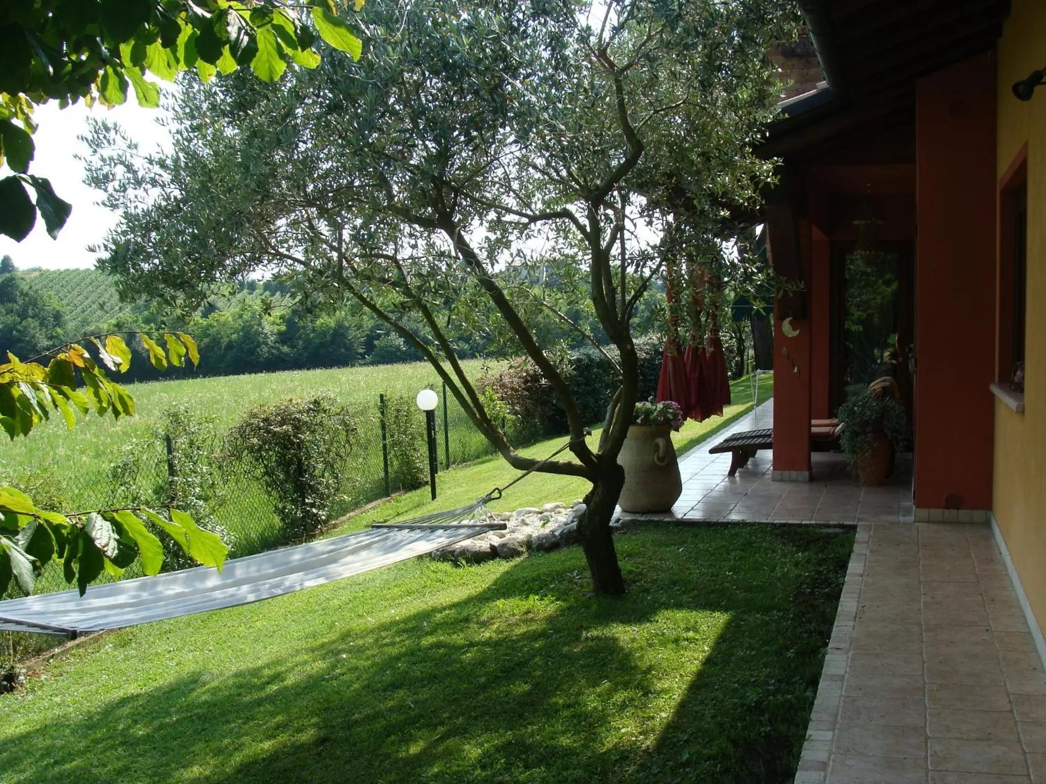 Photo of the whole room, Garden in B&B Sweet Dreams