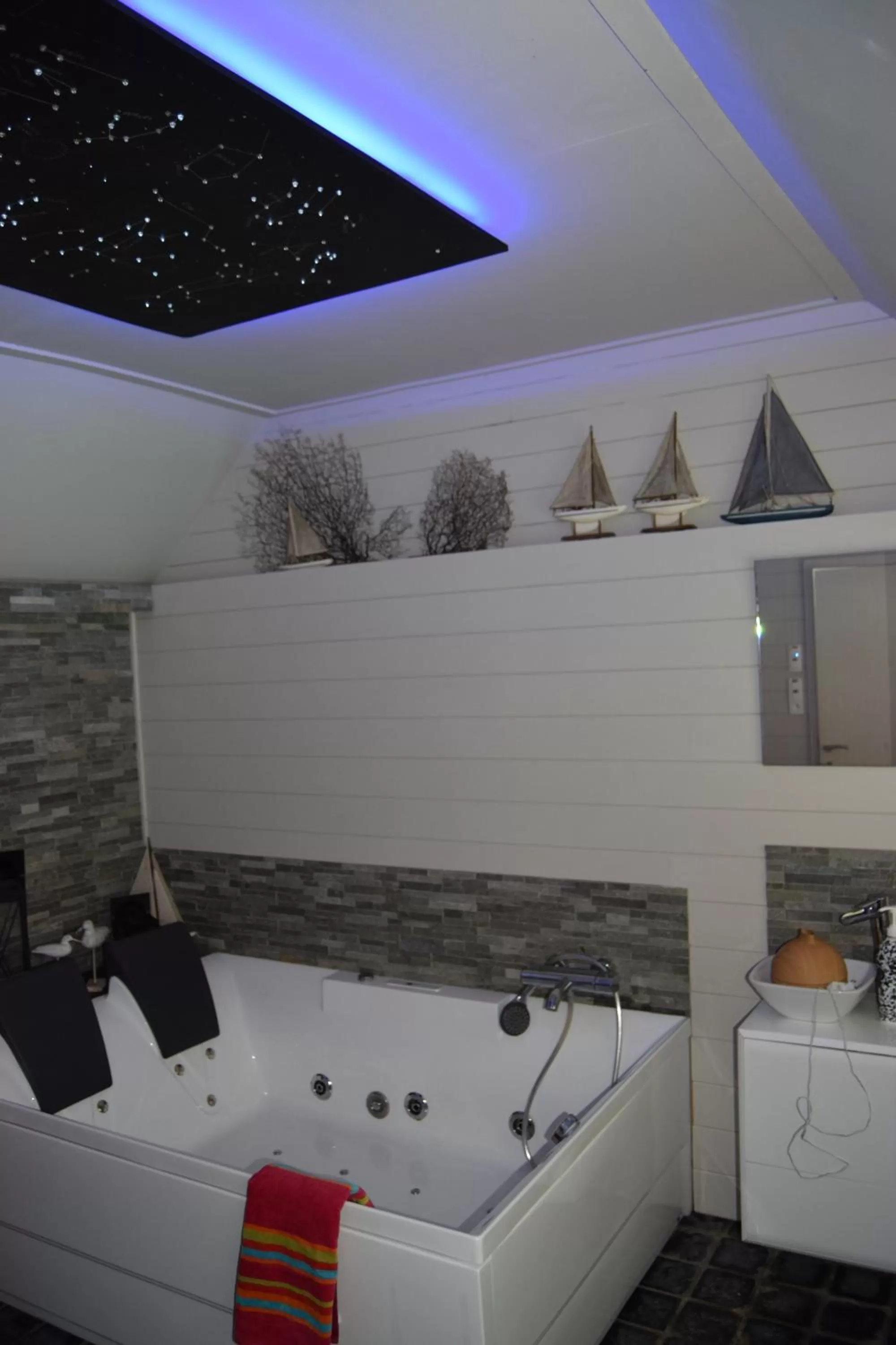 Hot Tub in Boutique hotel Het Bloemenhof