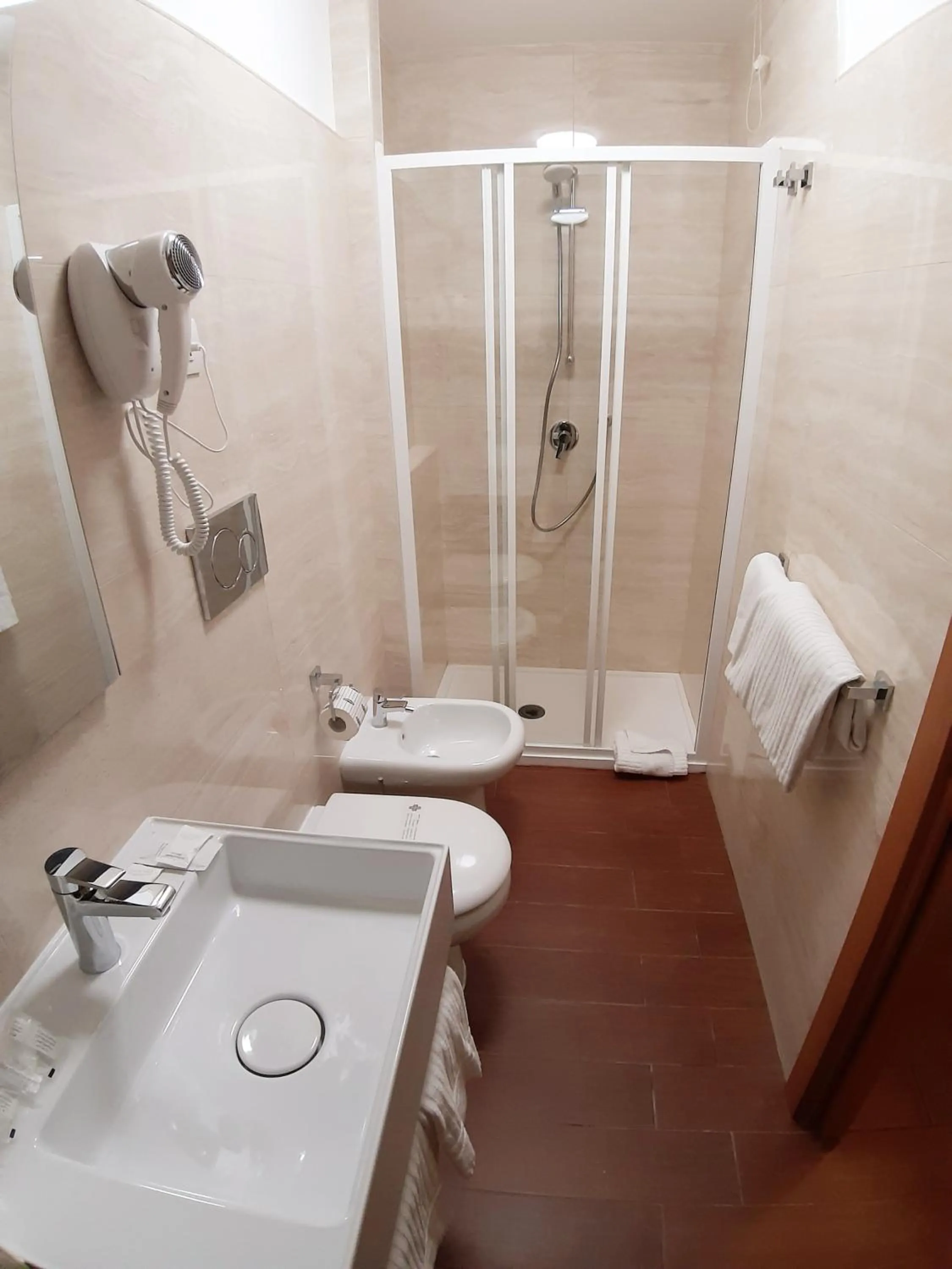 Bathroom in Hotel Mariano