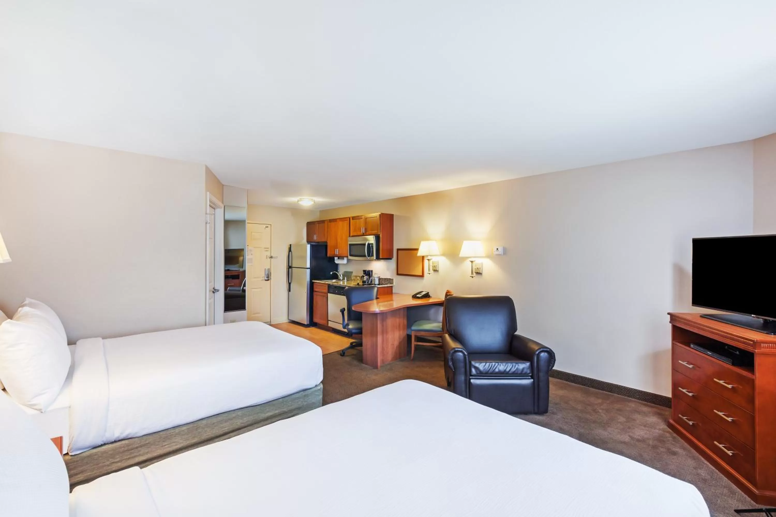 Photo of the whole room, Bed in Candlewood Suites El Paso by IHG