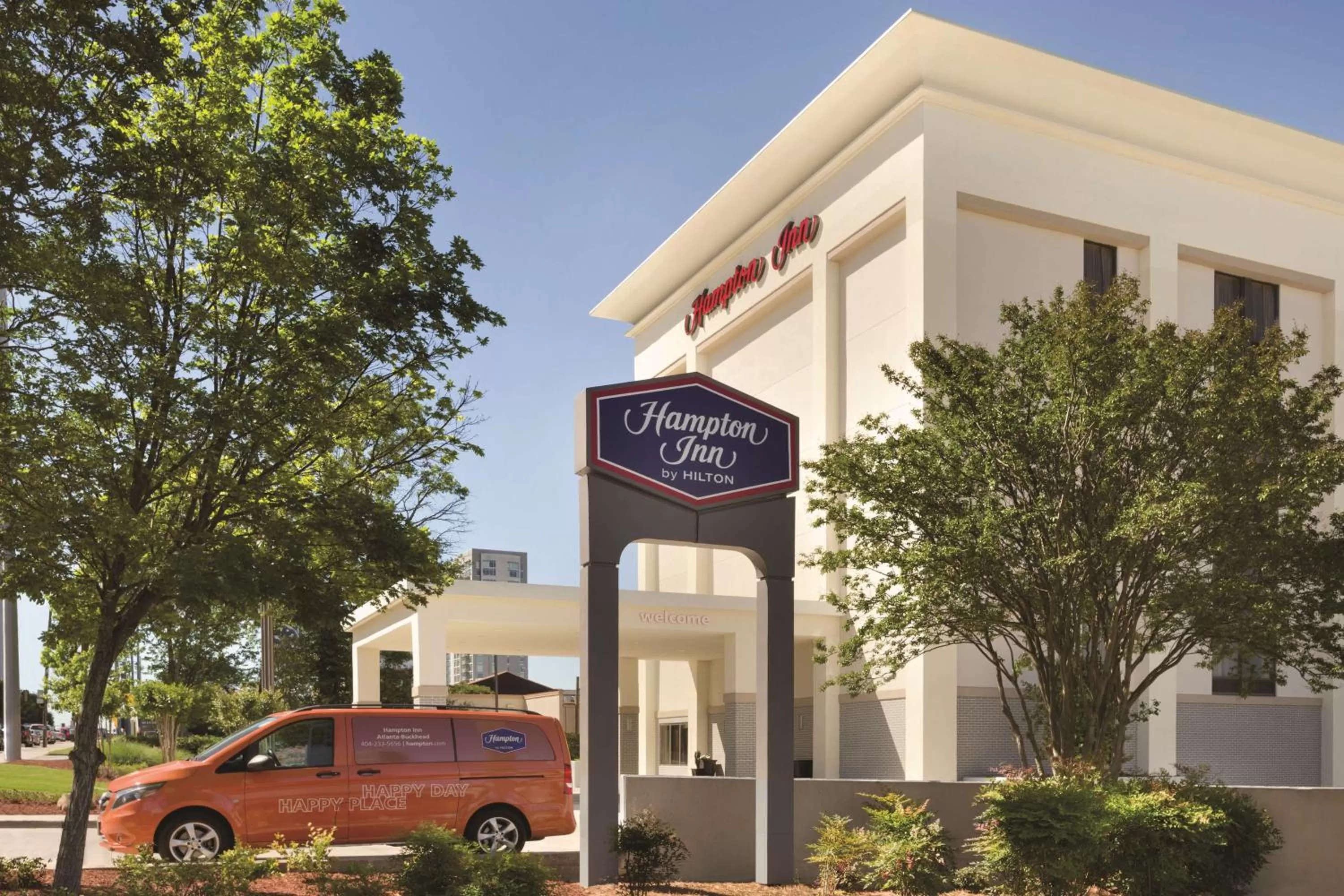 Property building in Hampton Inn Atlanta-Buckhead