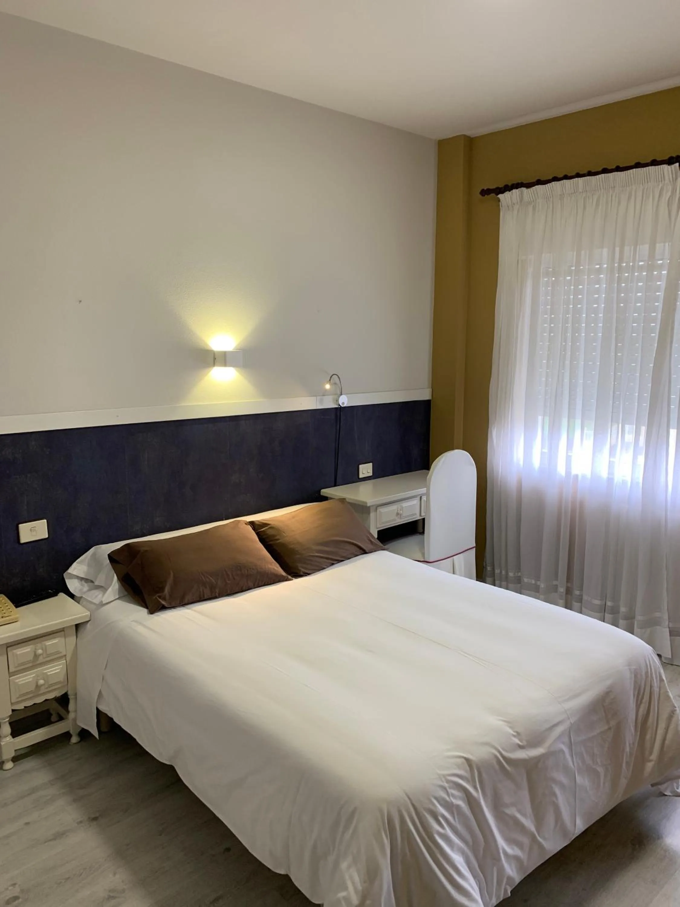 Bedroom, Bed in Hotel Los Olmos