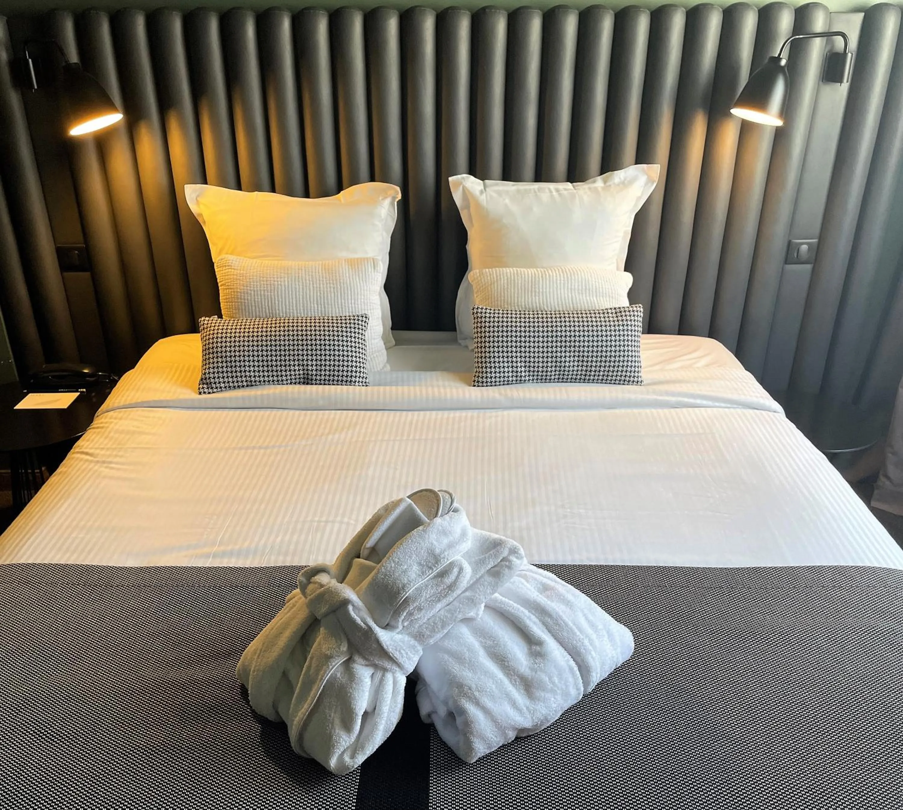 Bed in Hôtel Diana Dauphine