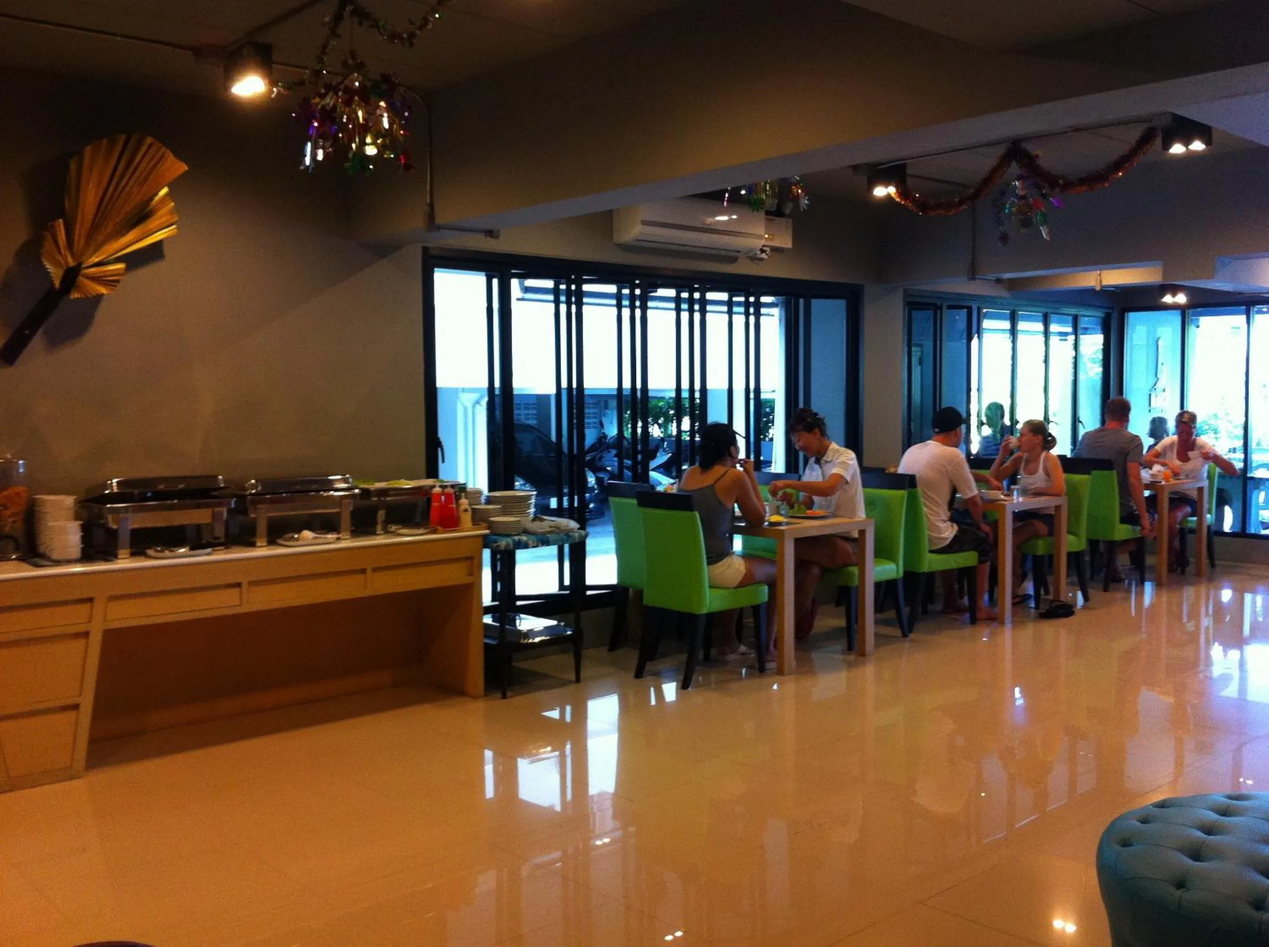 Restaurant/places to eat in The BluEco Hotel SHA Plus