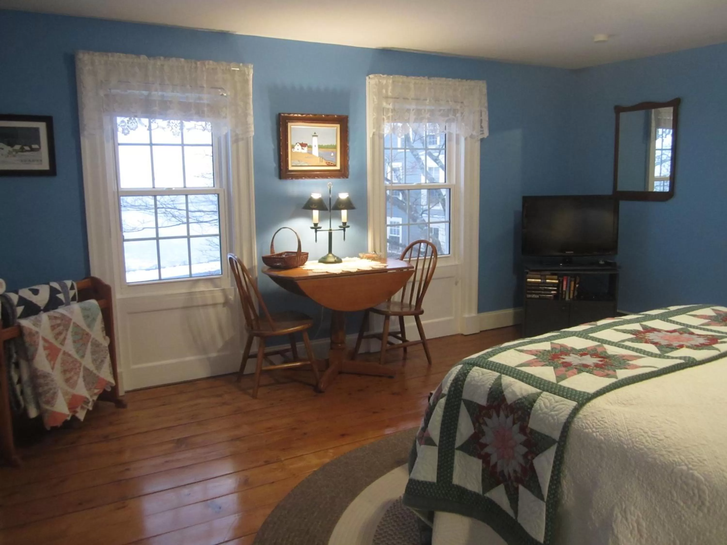 Photo of the whole room, Bed in Grand Oak Manor Bed and Breakfast