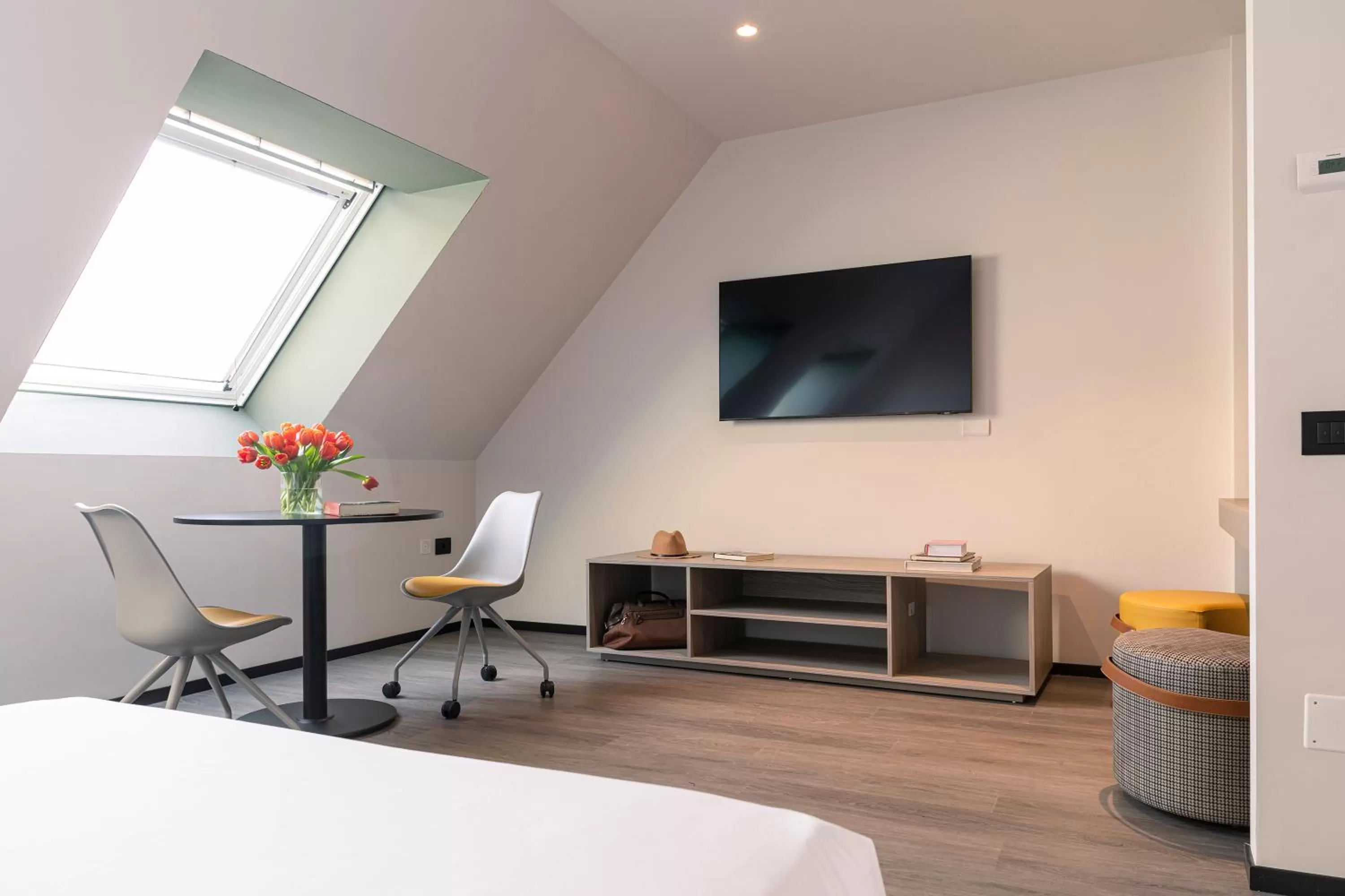 Living room, Bed in Quark Hotel Milano