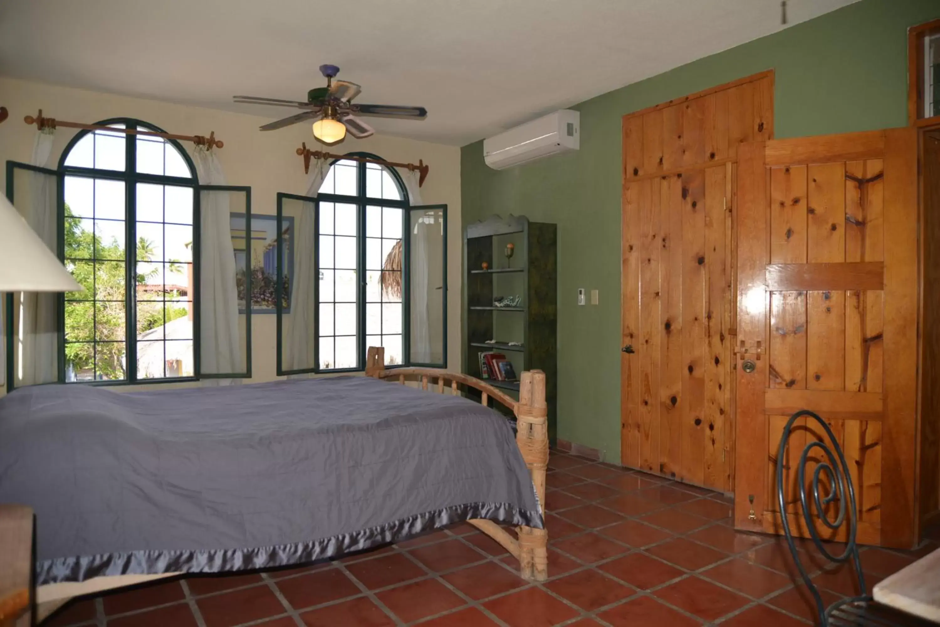 Queen Room 204 in Casabuena B&B Queen Room 204 in Casabuena B&B