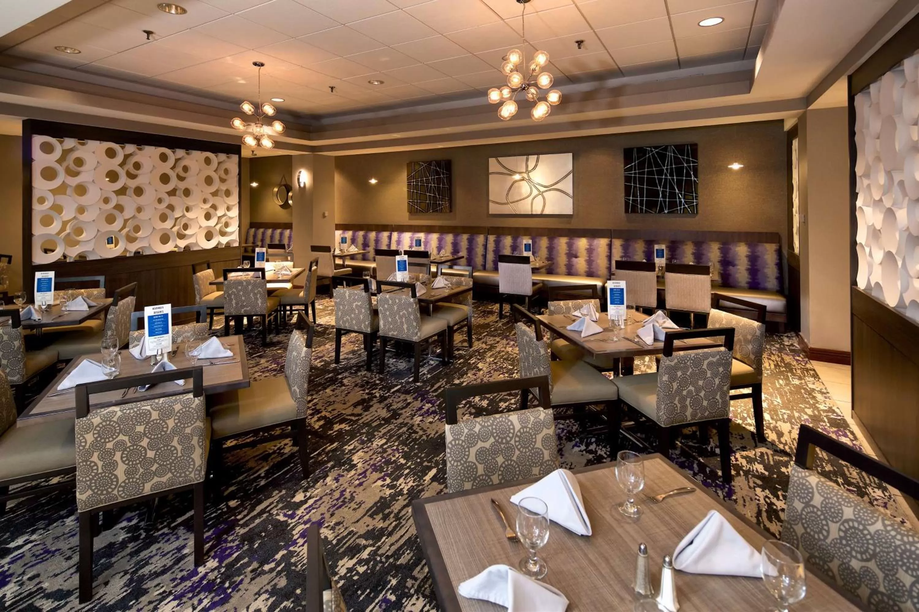 Restaurant/places to eat in Embassy Suites by Hilton Portland Maine