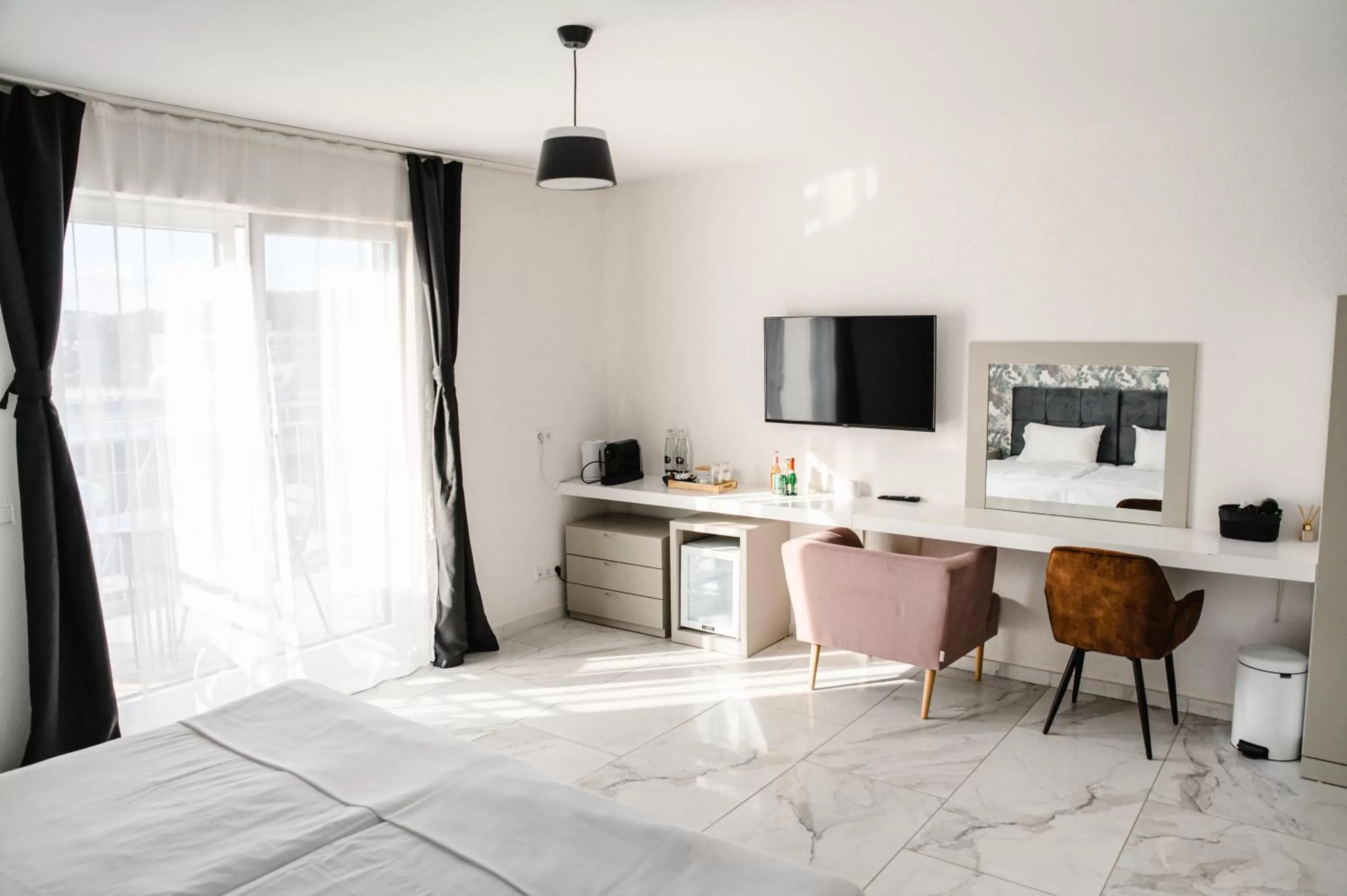 TV/Entertainment Center in Hotel Flora