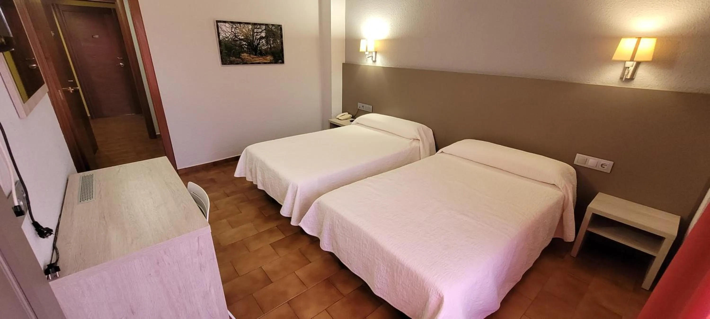 Photo of the whole room, Bed in Hotel Meson de L’Ainsa