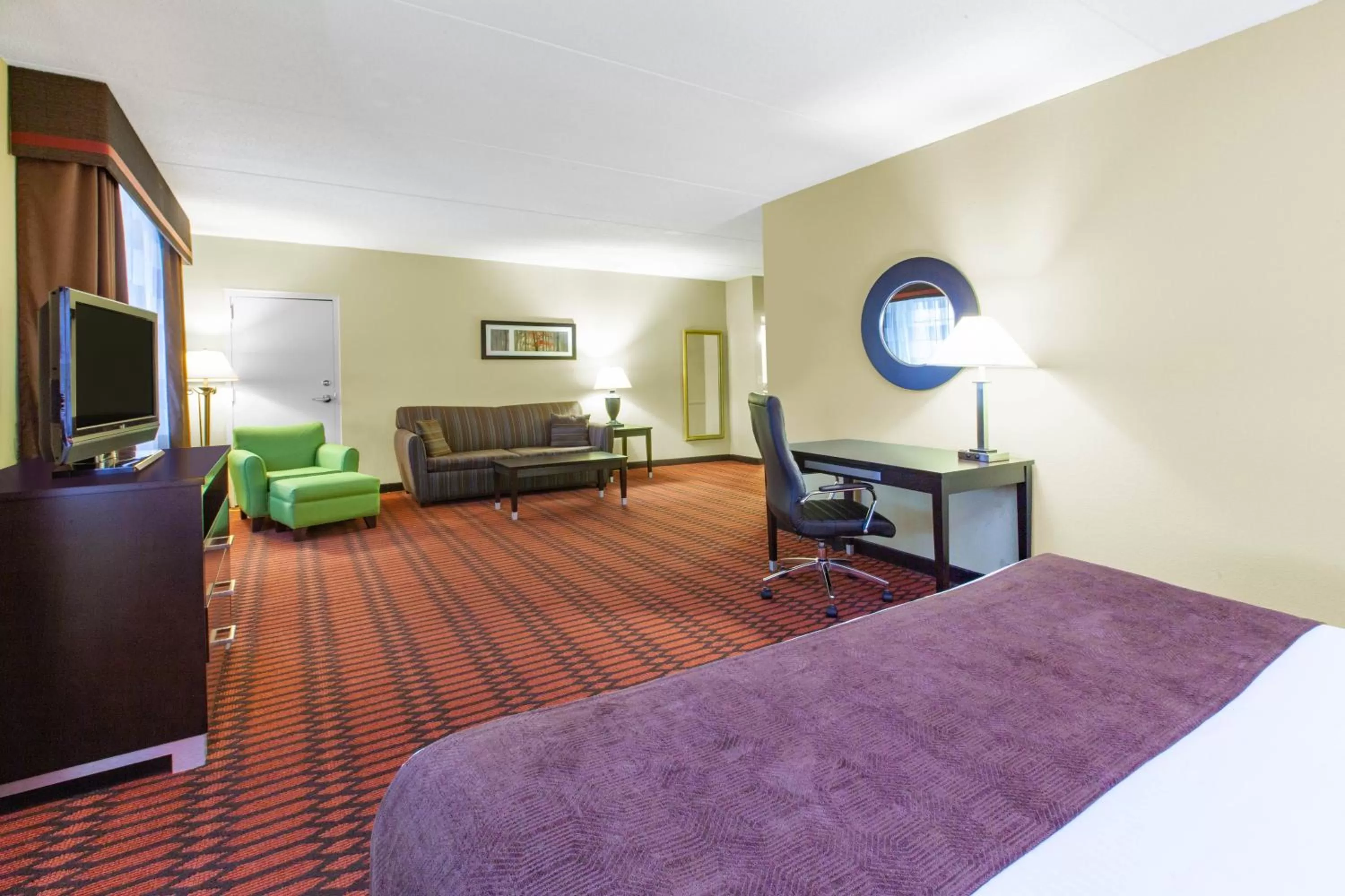 TV and multimedia, Bed in Baymont by Wyndham Harrisburg