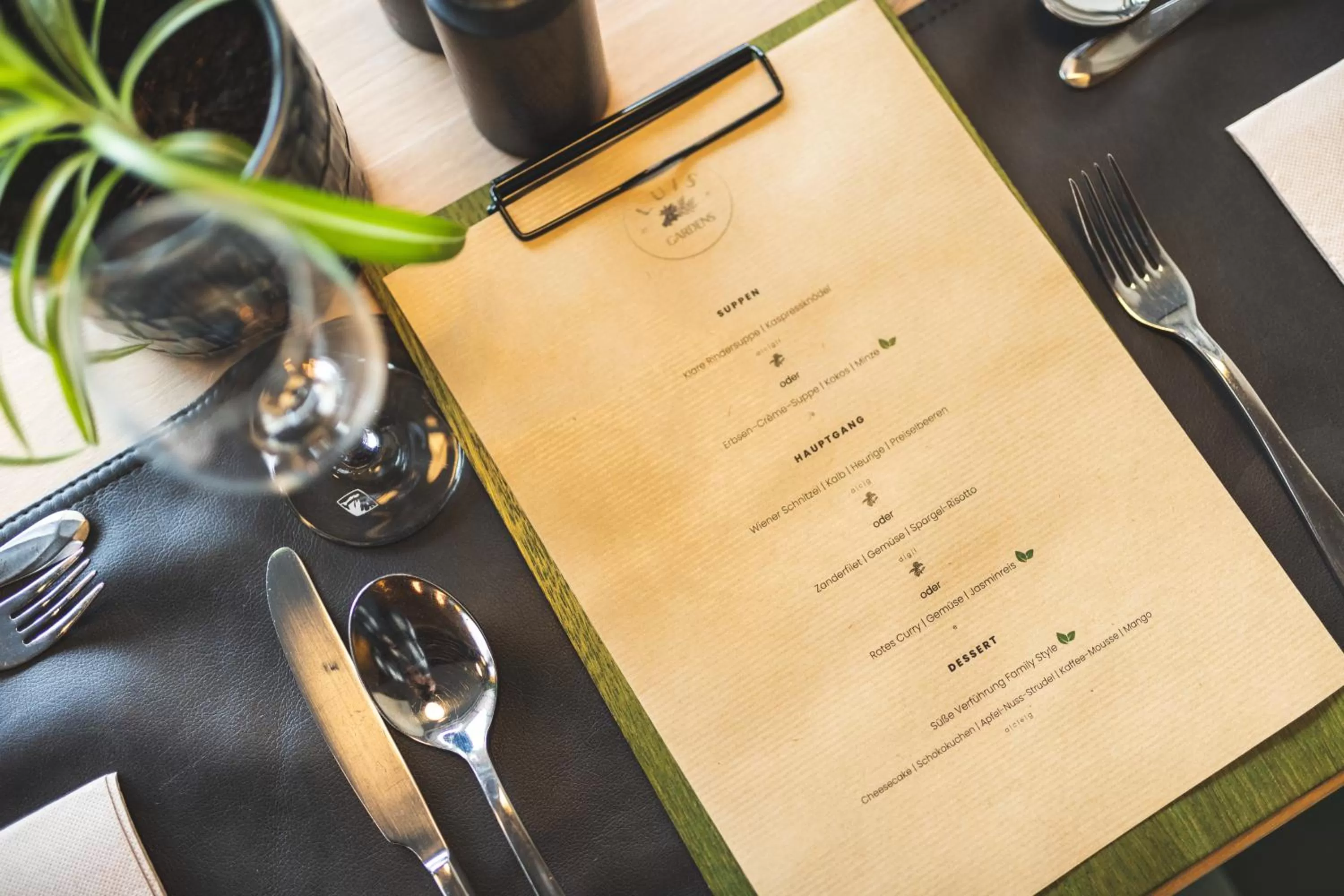 Restaurant/places to eat in Mountain Hotel Luis