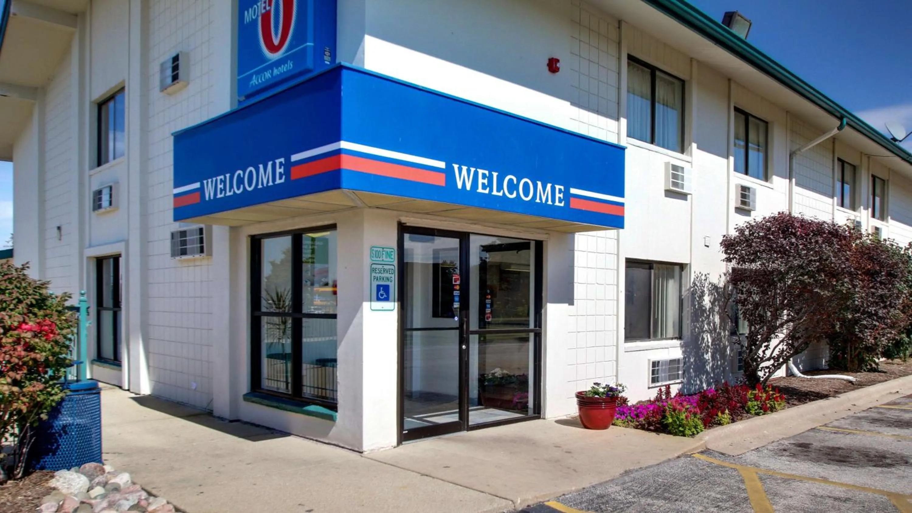 Property building in Motel 6-Normal, IL - Bloomington Area