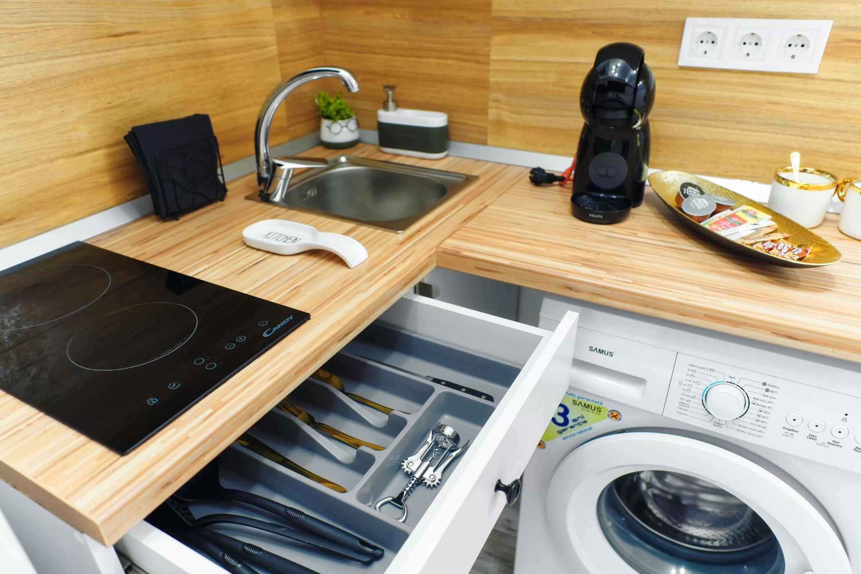 Kitchen or kitchenette, Kitchen/Kitchenette in Bella House