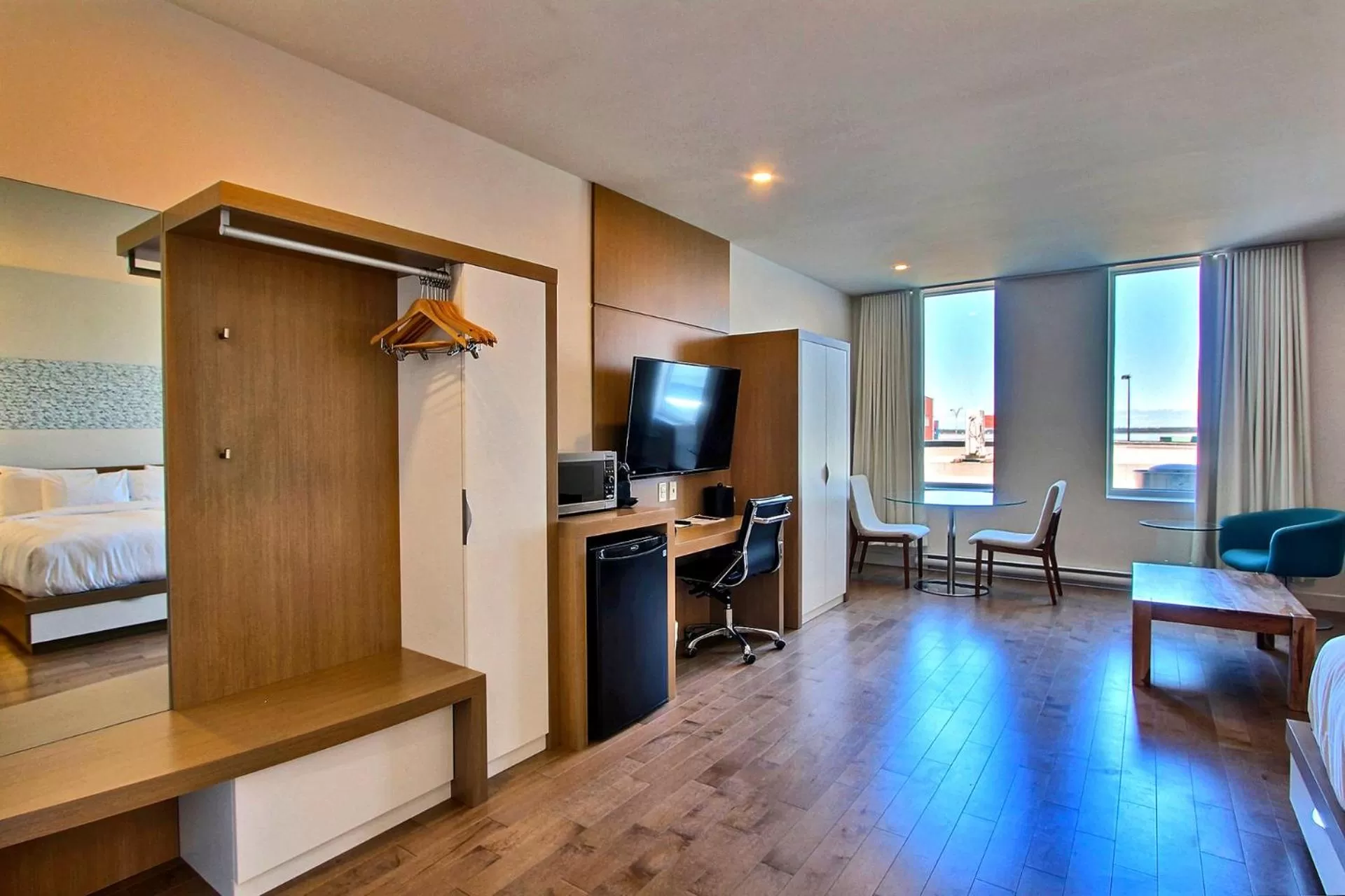 TV and multimedia, Bed in Hôtel Le Navigateur