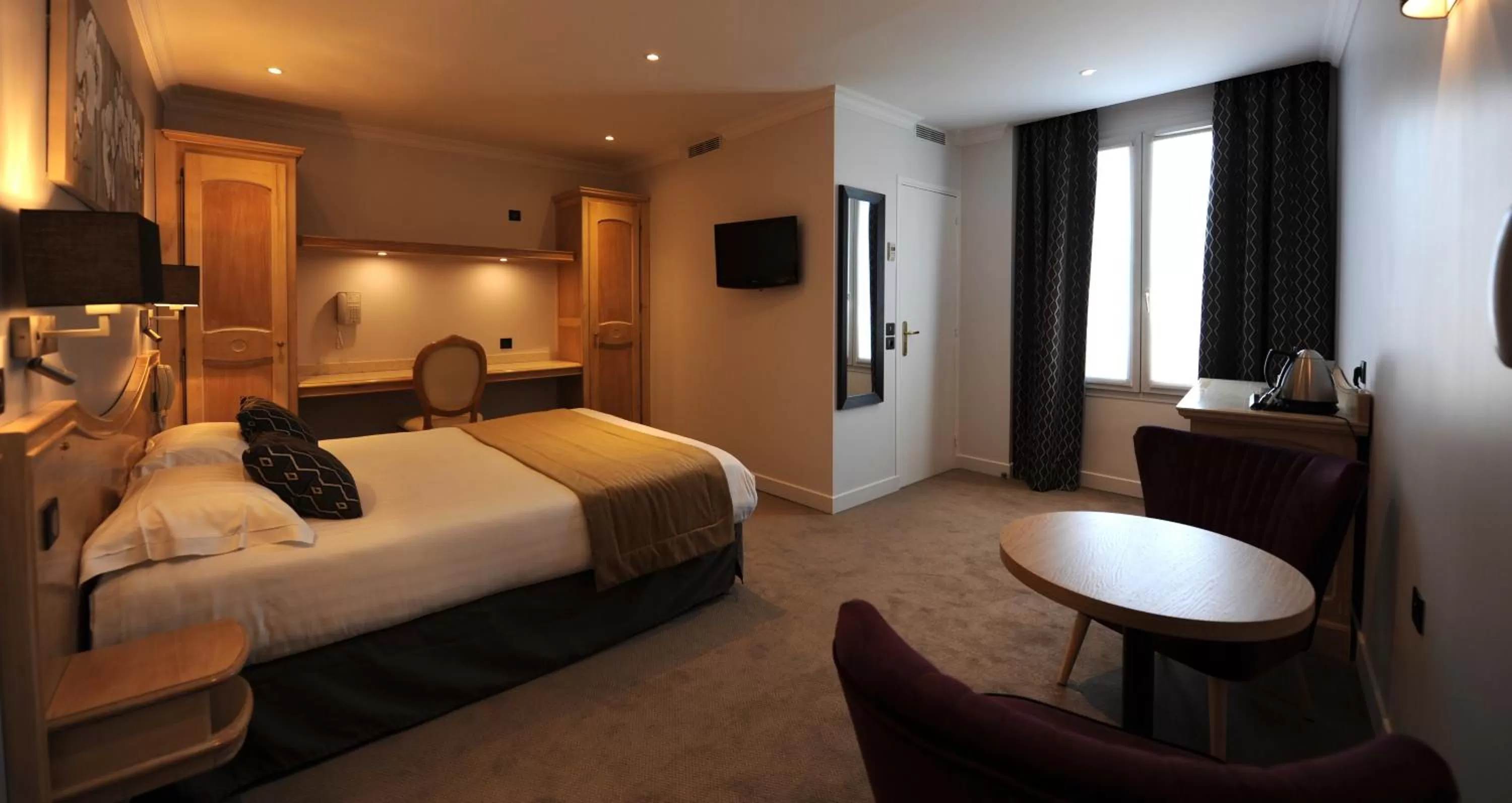 Photo of the whole room, Bed in Hôtel Du Midi Paris Montparnasse