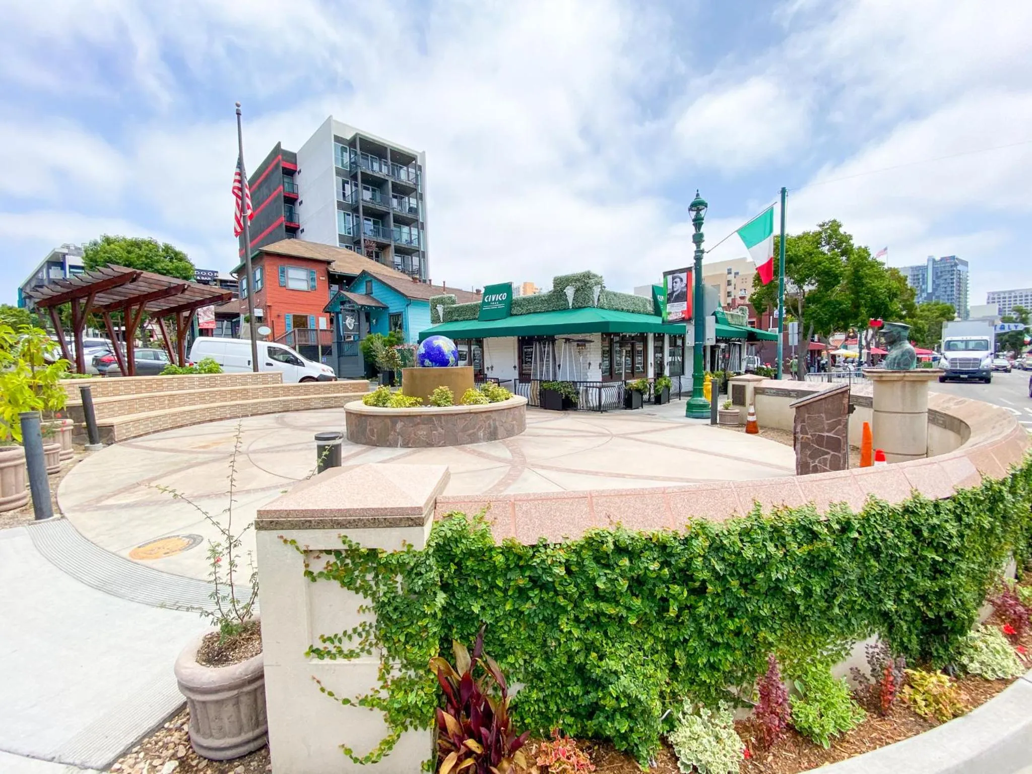 Neighbourhood in ITH San Diego Adventure Hostel