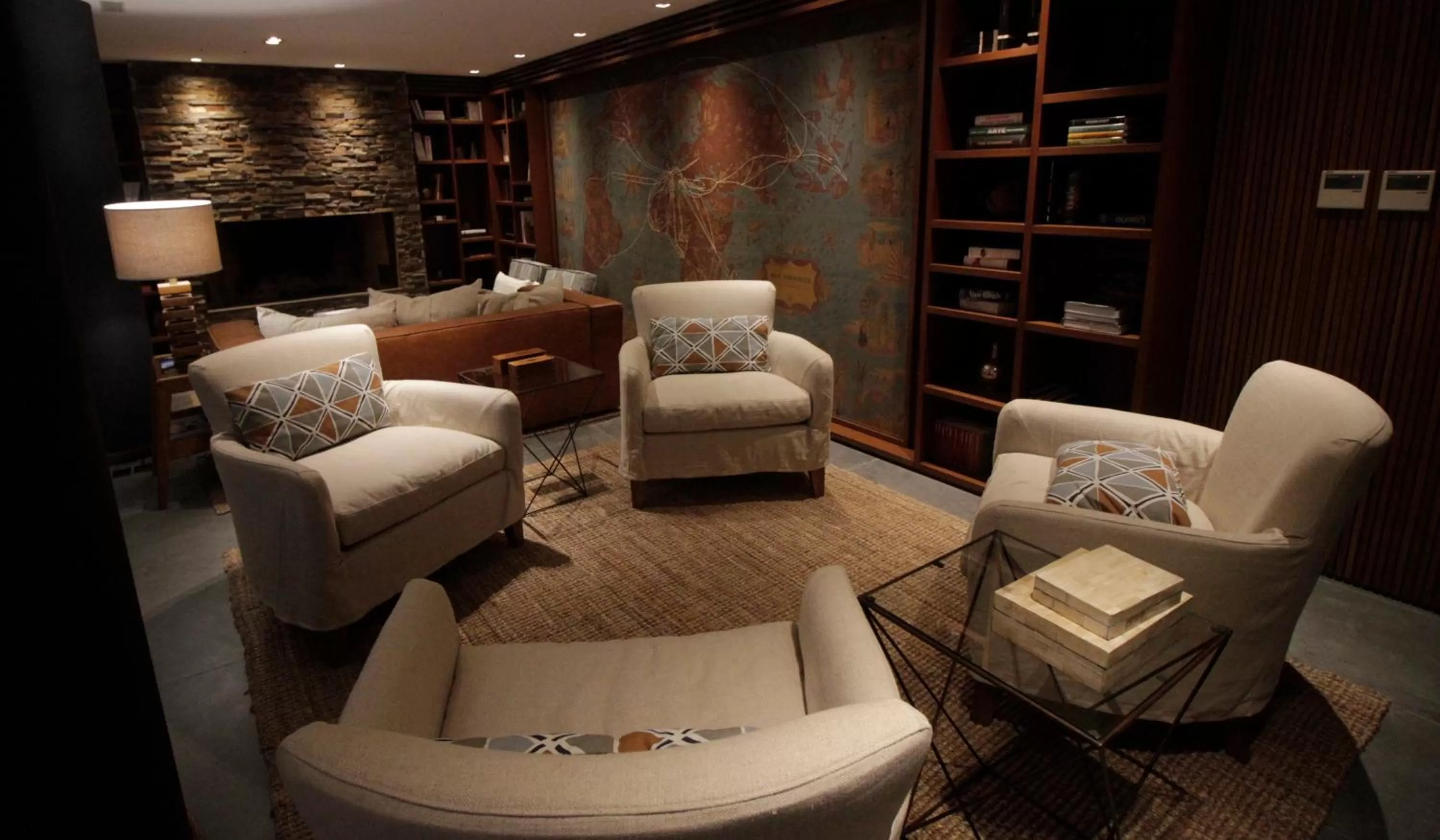 Library in Cottage Puerto Buceo