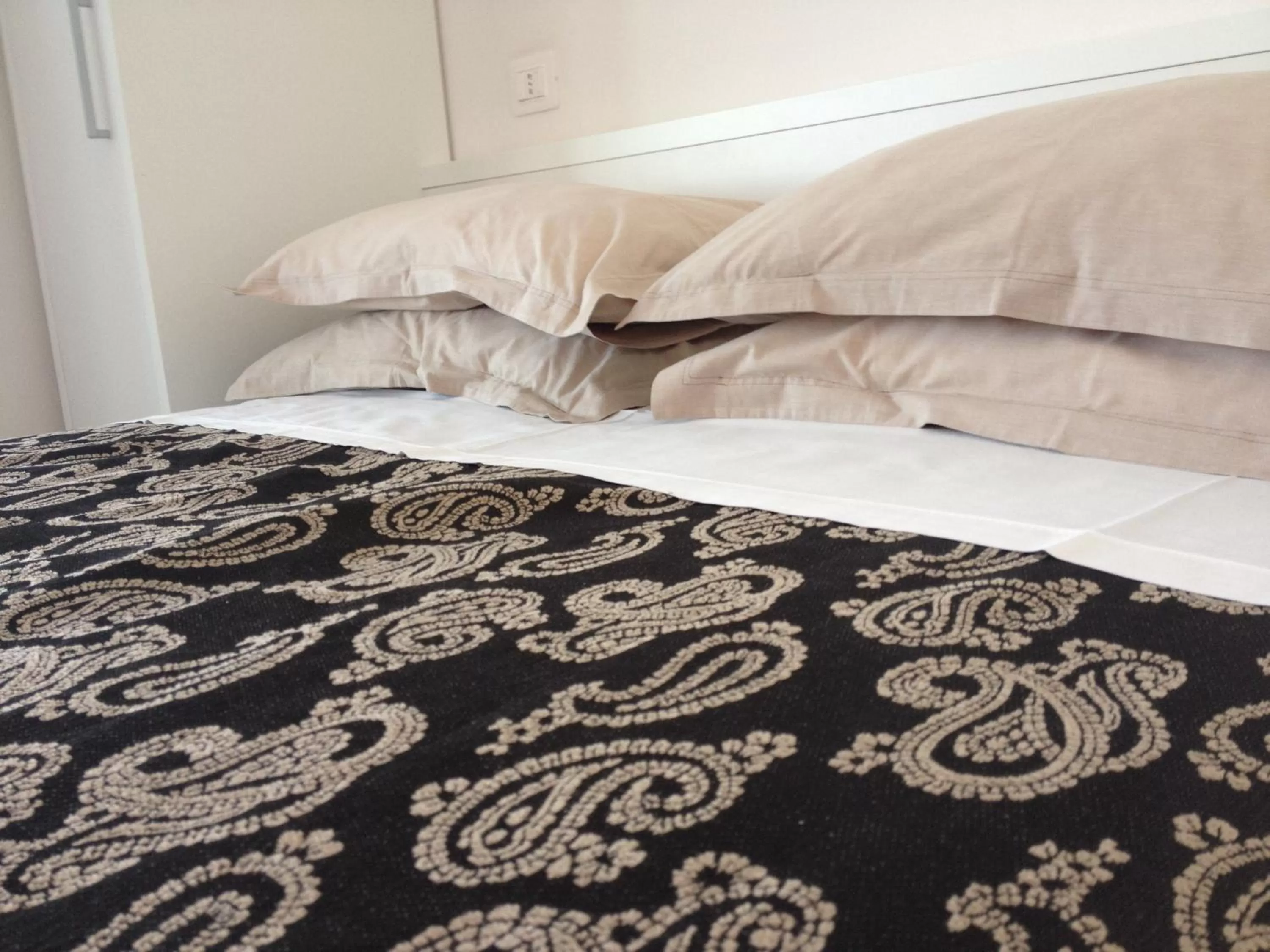 Photo of the whole room, Bed in Residence La Nave