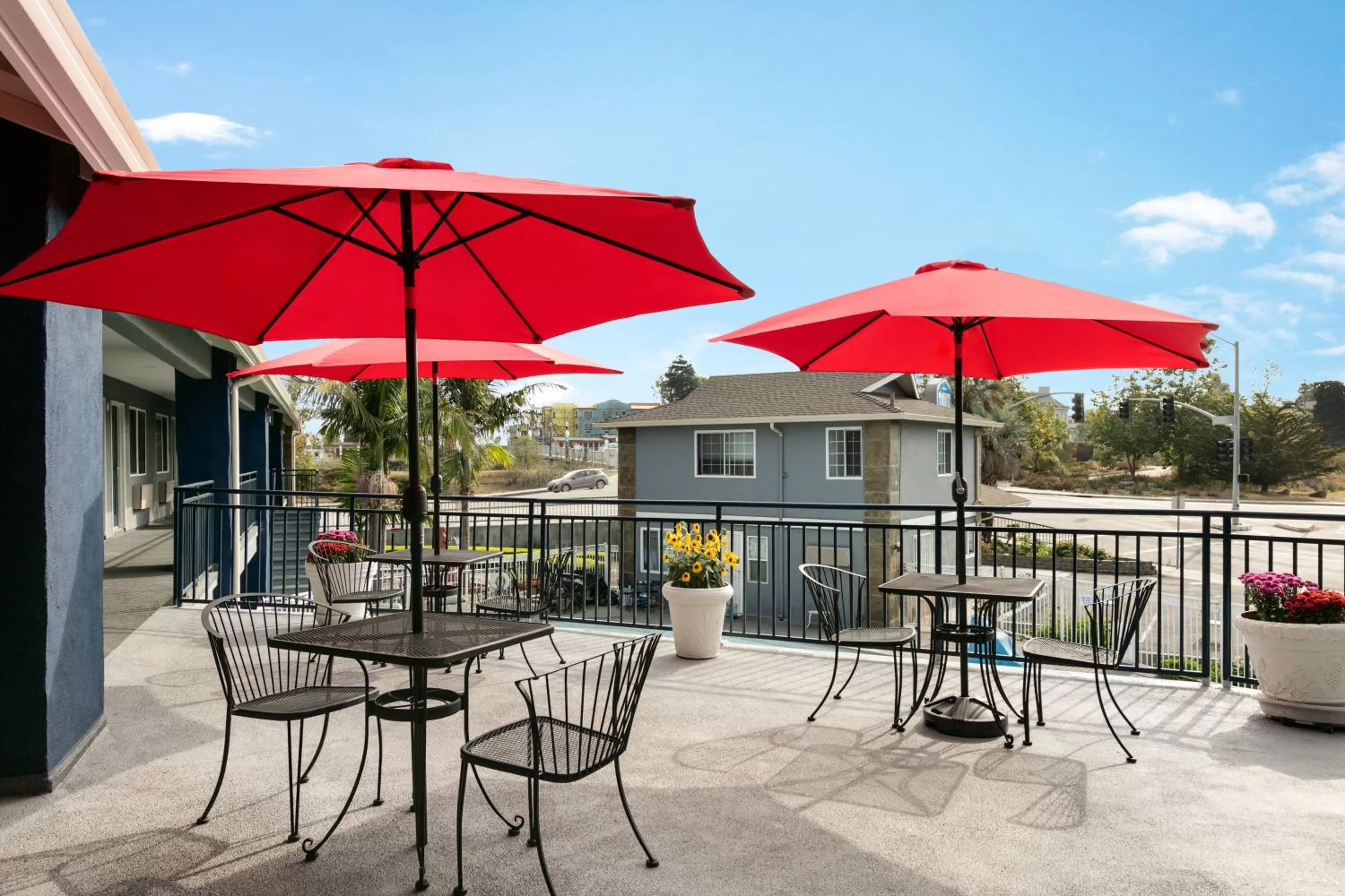Patio in Torch Lite Inn at the Beach Boardwalk