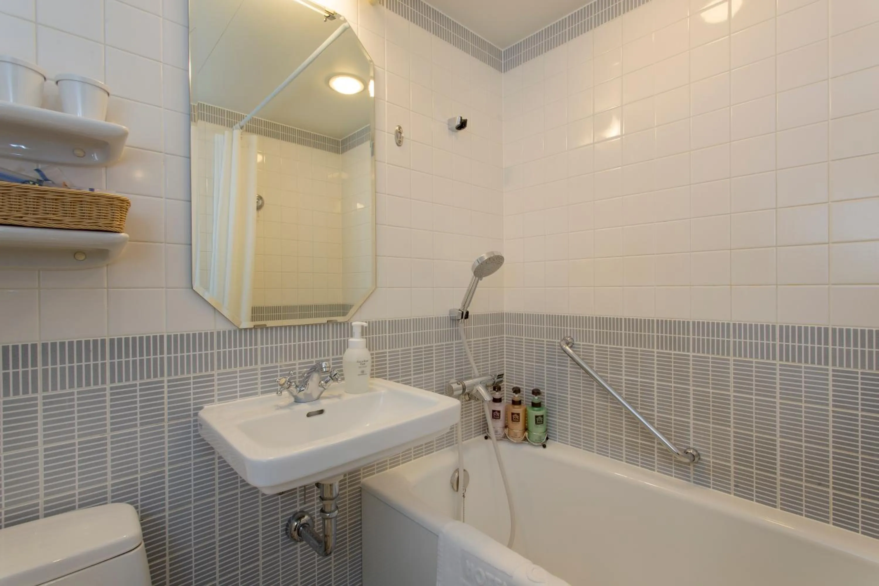 Bathroom in Hotel Monterey Ginza