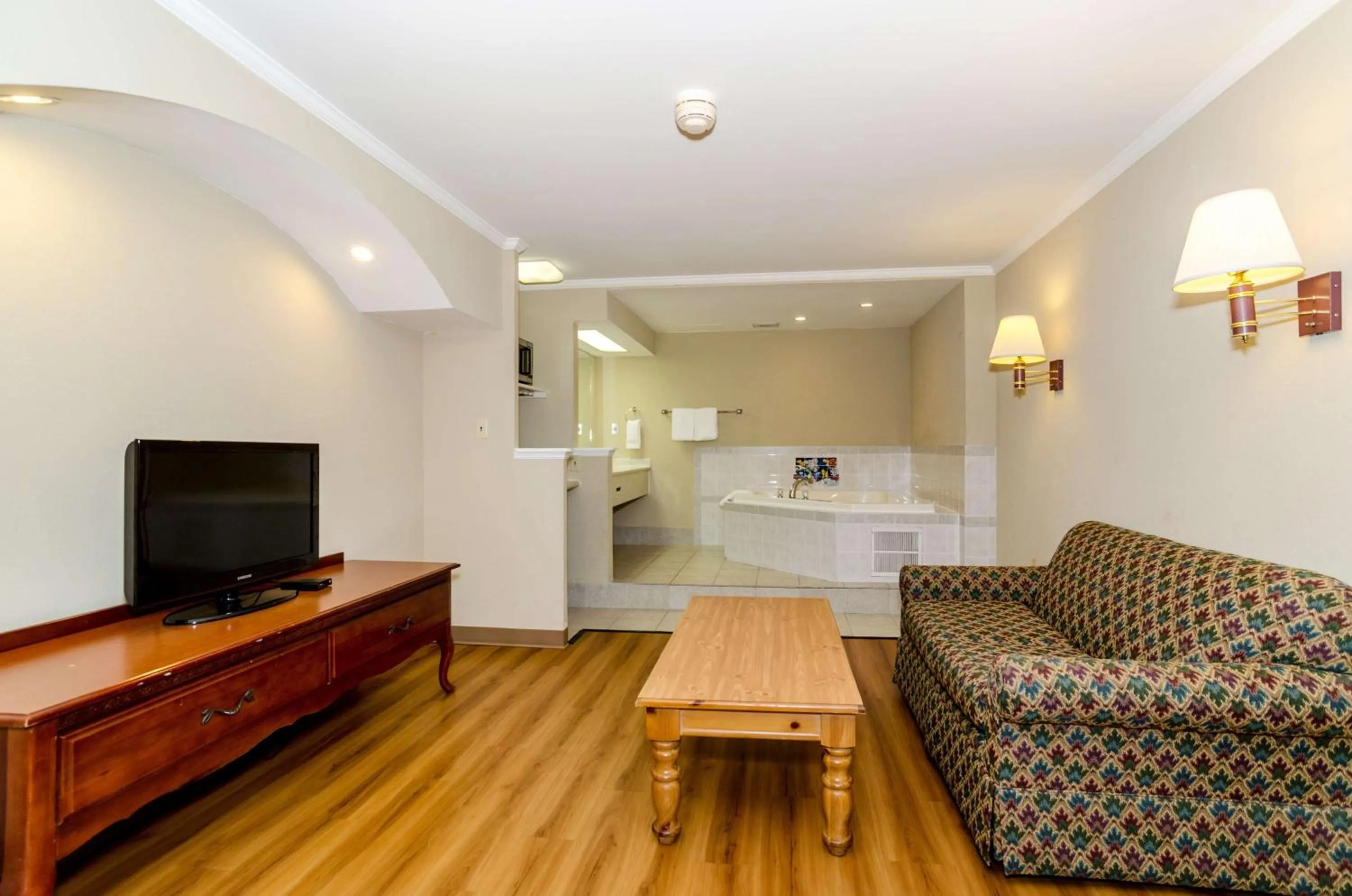 TV and multimedia in Motel 6-Newark, DE