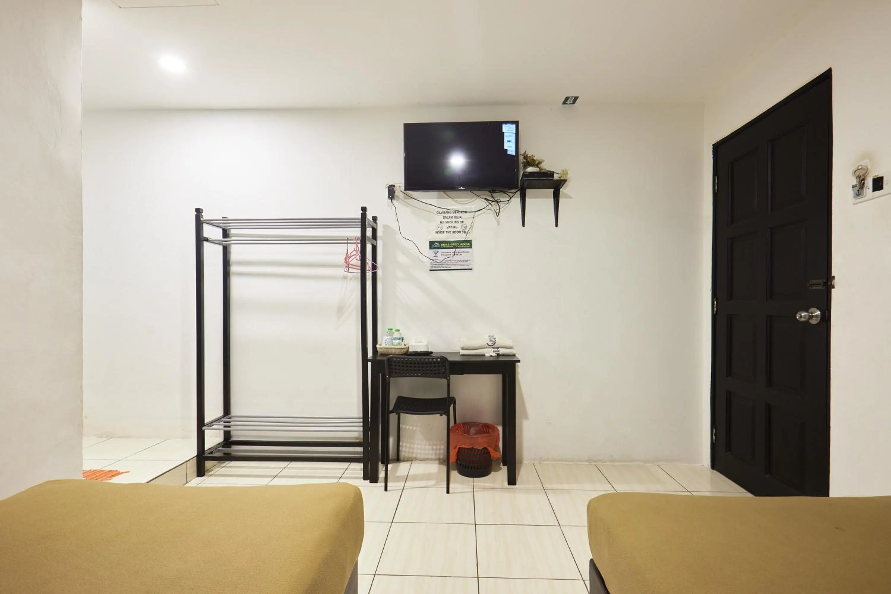 TV and multimedia, Bed in Uncle Guesthouse Kuala Terengganu