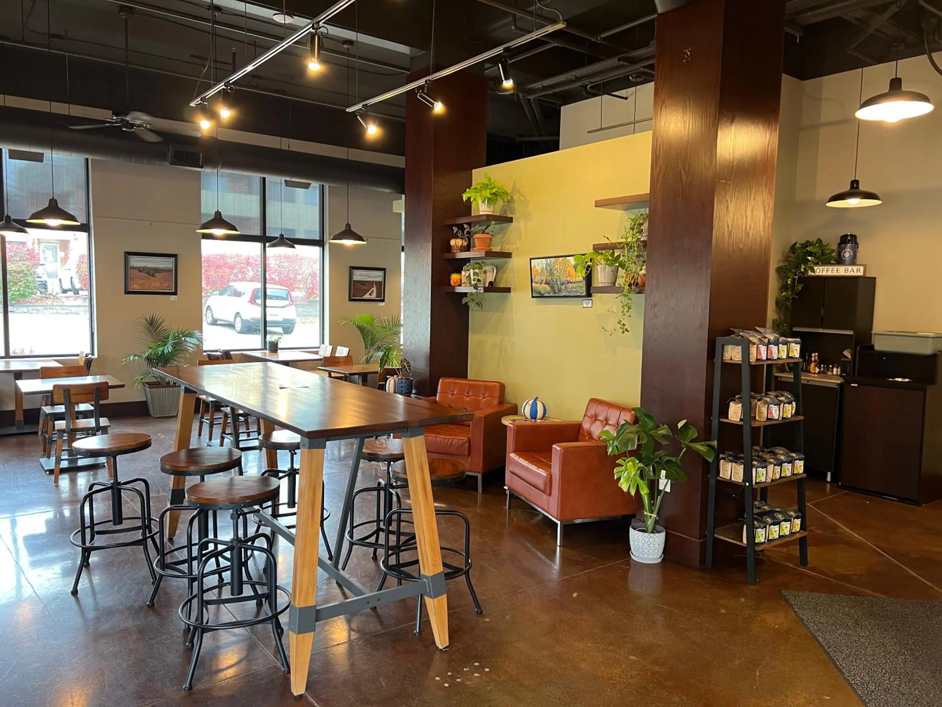 Restaurant/places to eat in WASHBURN HOTEL SUITES