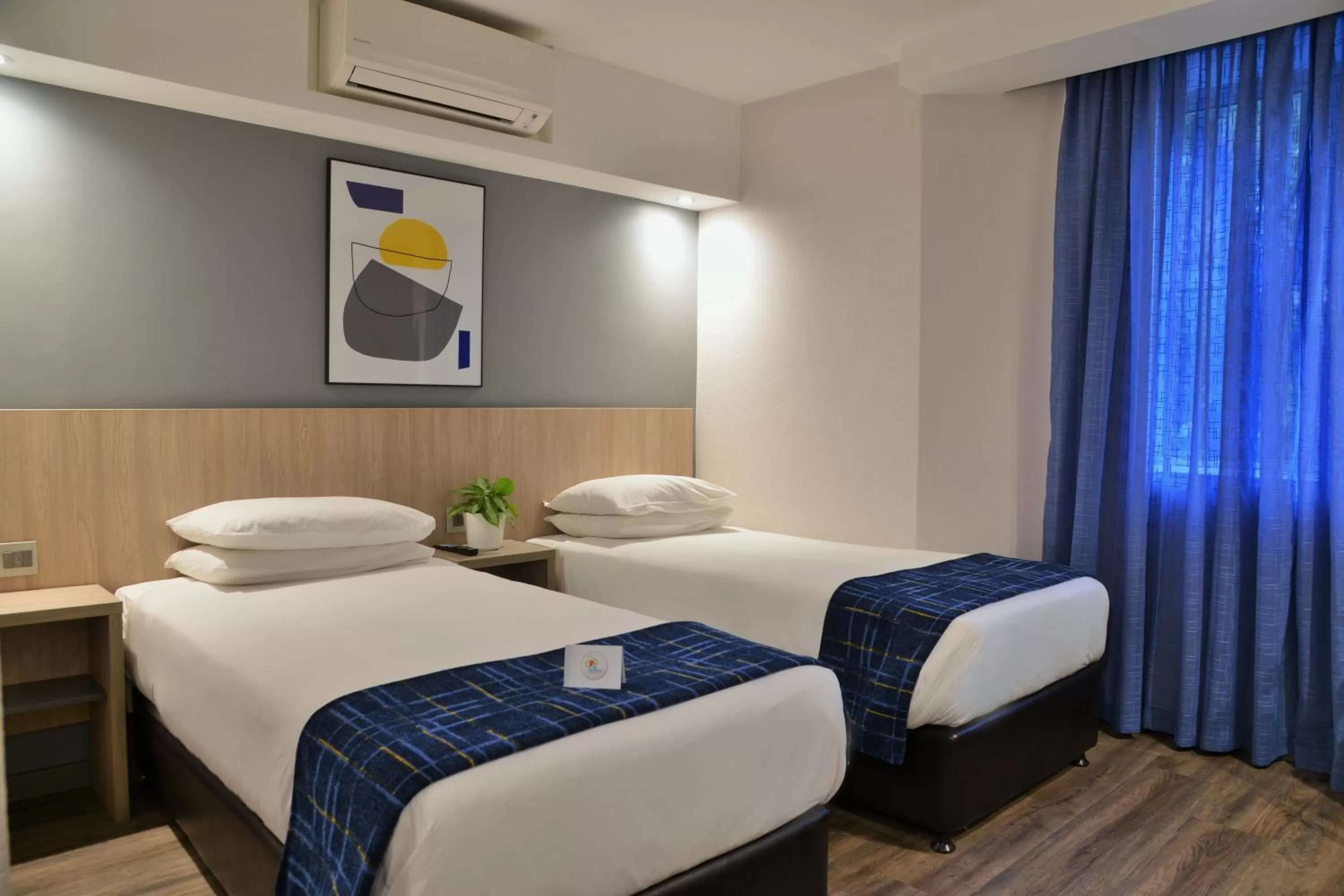 Twin Room - Non-Smoking in Town Lodge Menlo Park