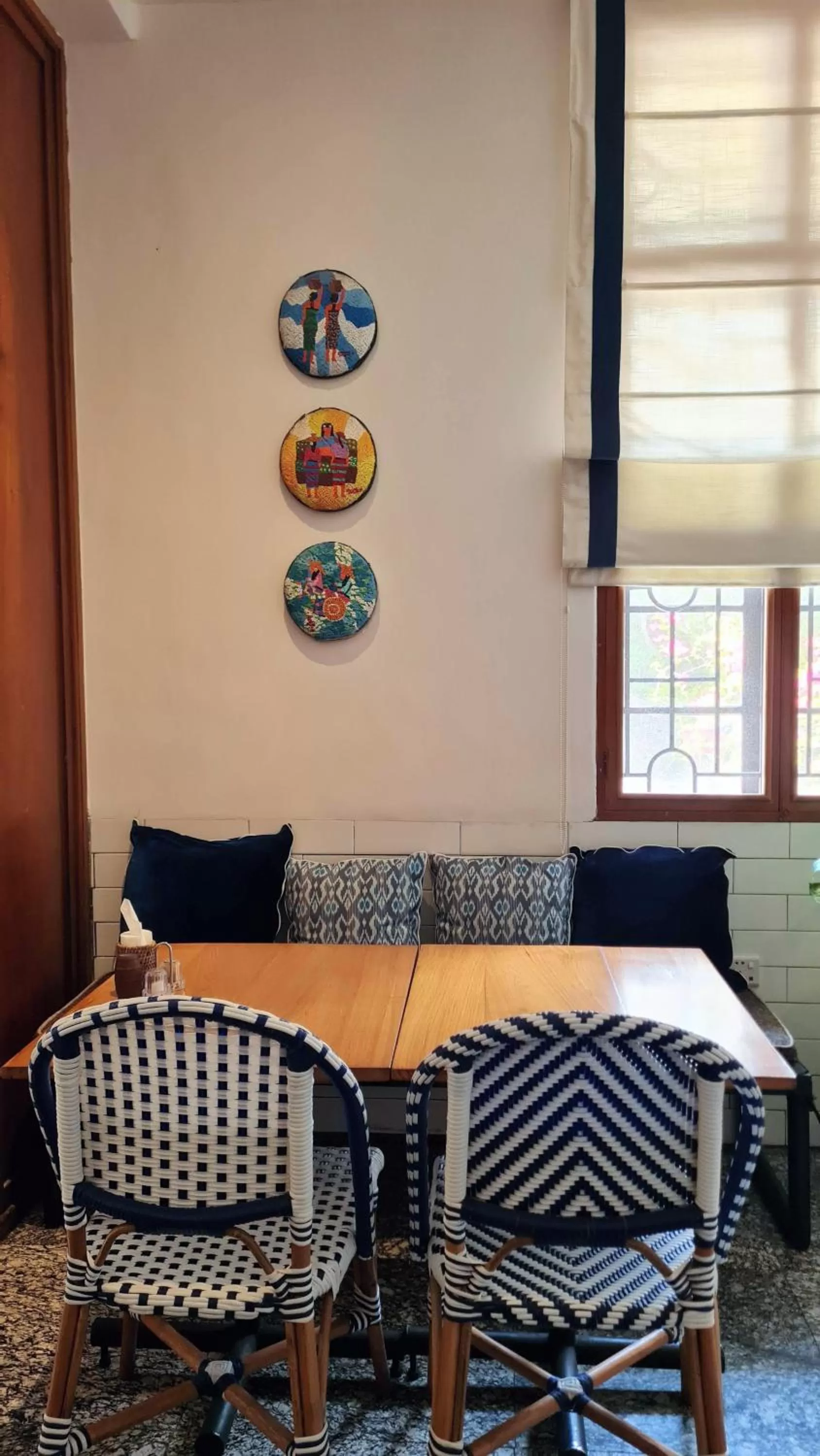 Restaurant/places to eat in Winner Inn