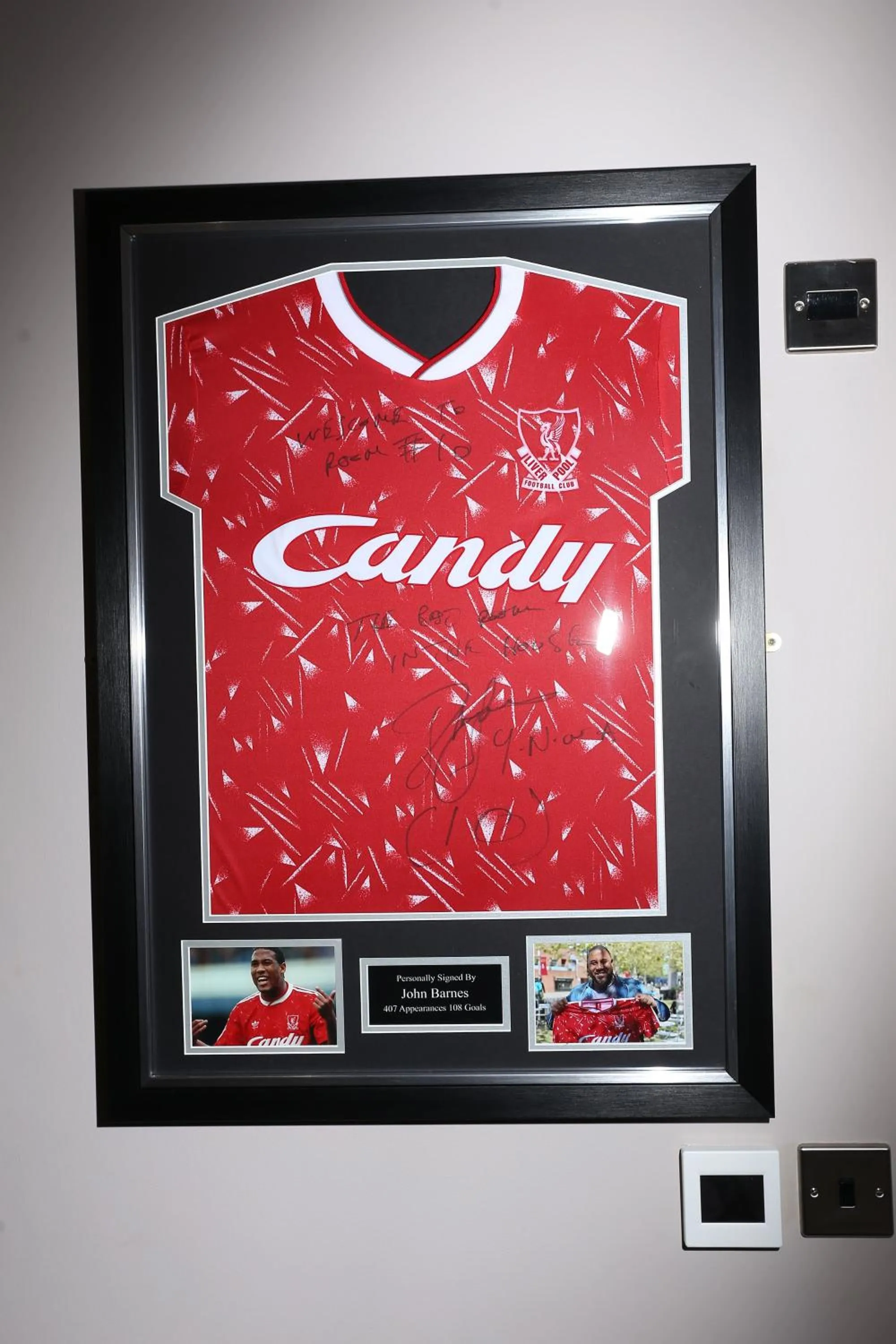 Logo/Certificate/Sign in Hotel Tia