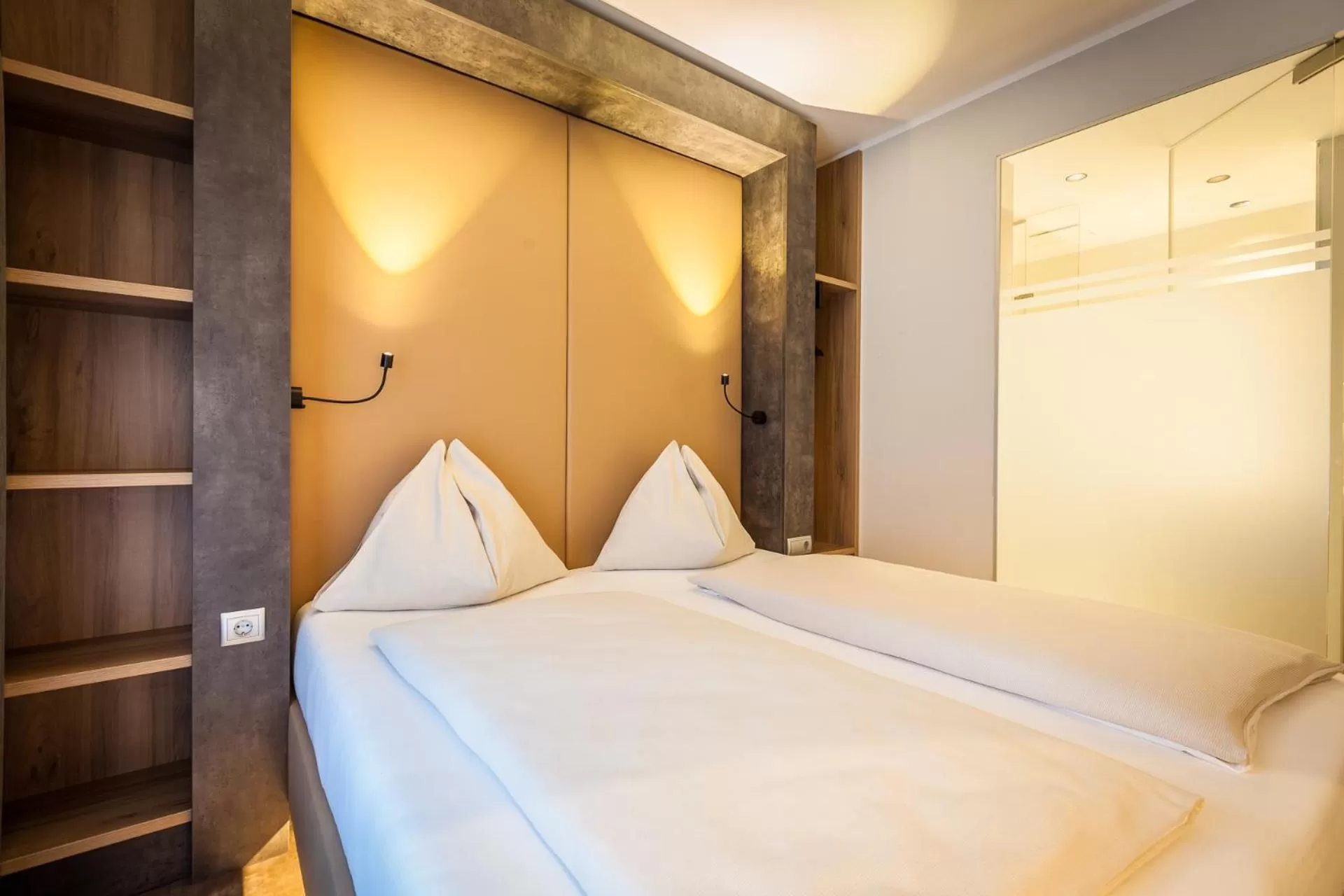 Bedroom, Bed in Rocket Rooms Velden