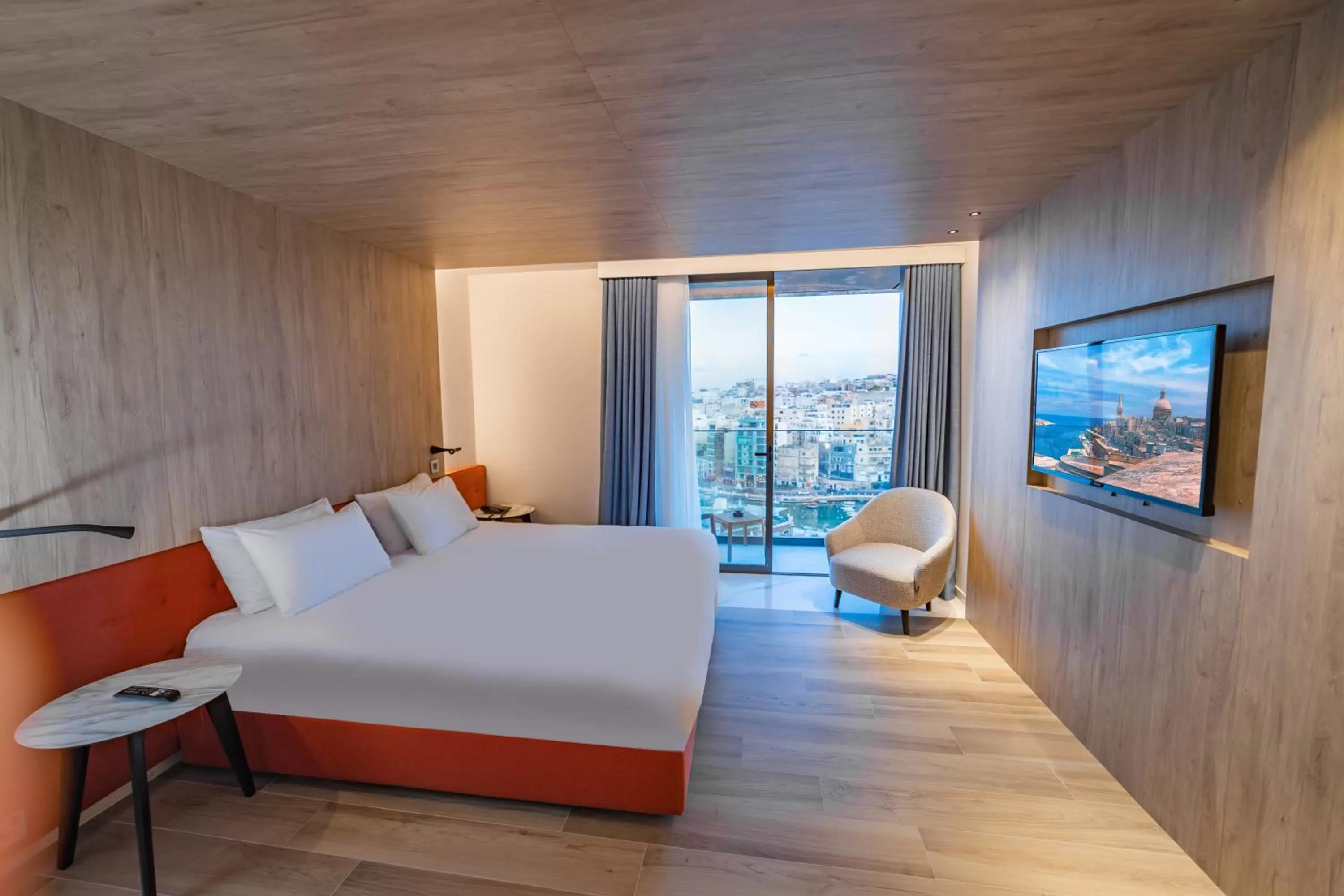 Photo of the whole room, Bed in Mercure St. Julian's Malta