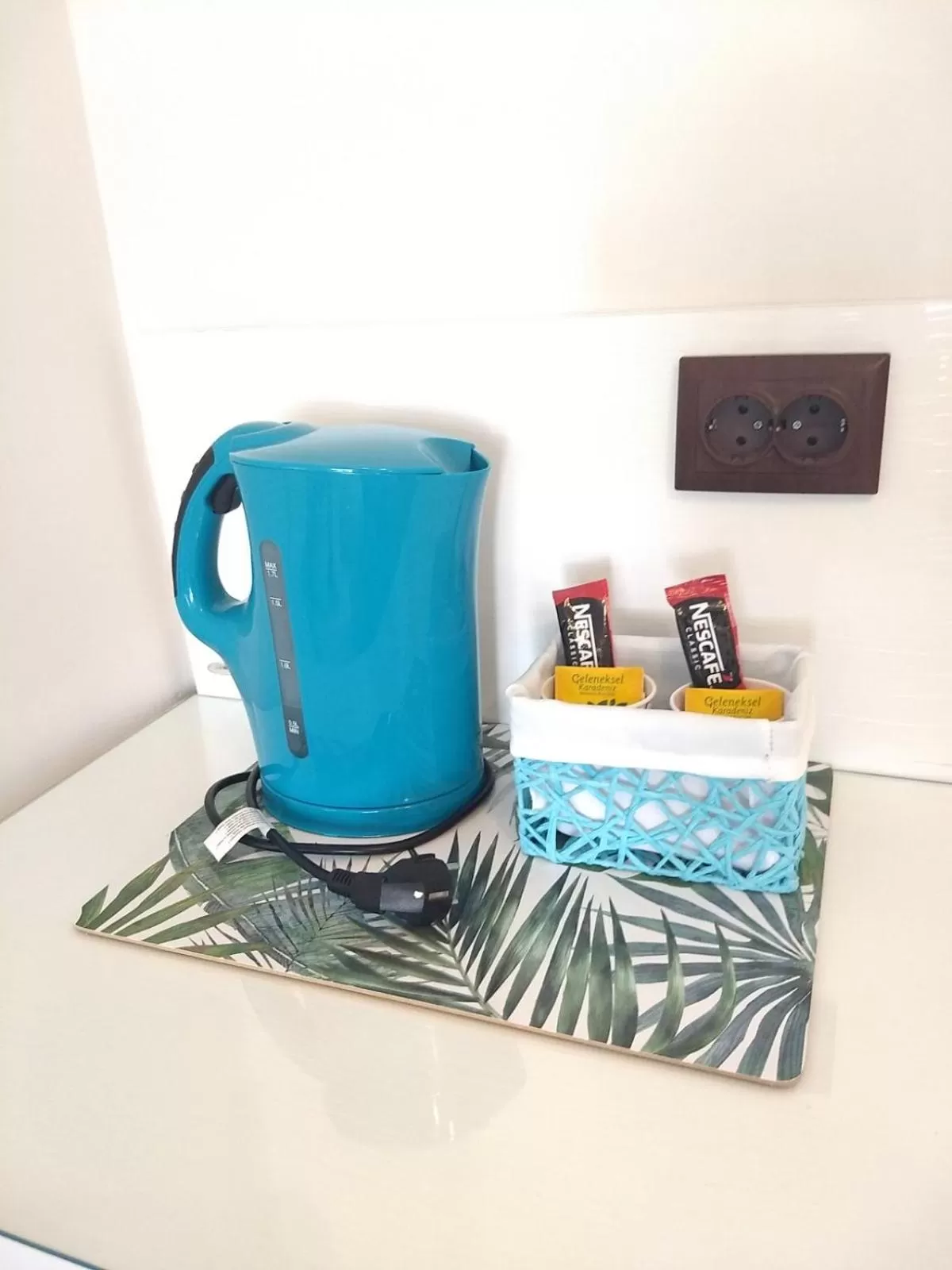 Coffee/tea facilities in White Rose Family Guest House