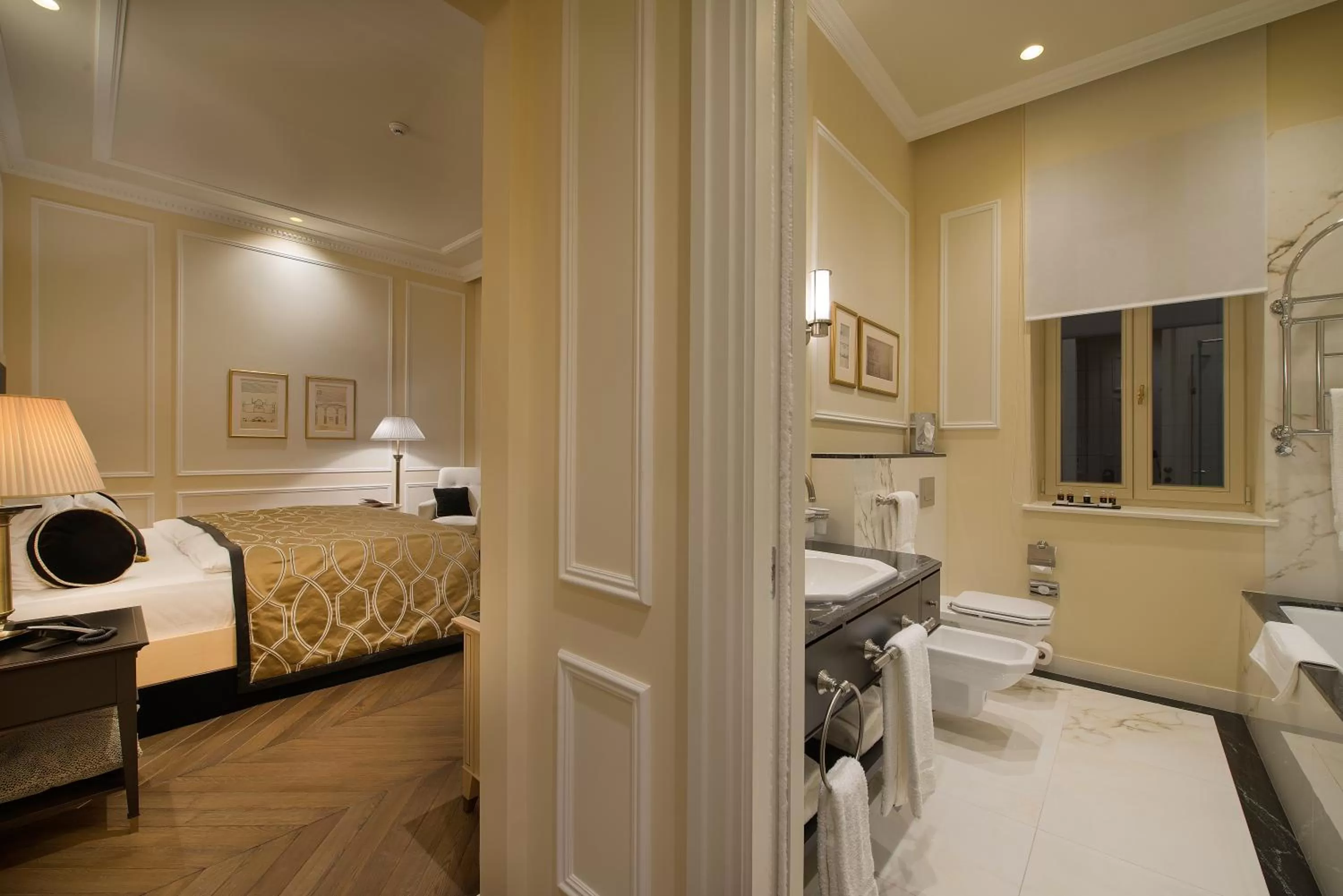 Bathroom, Bed in Wilson Palace by LOFT