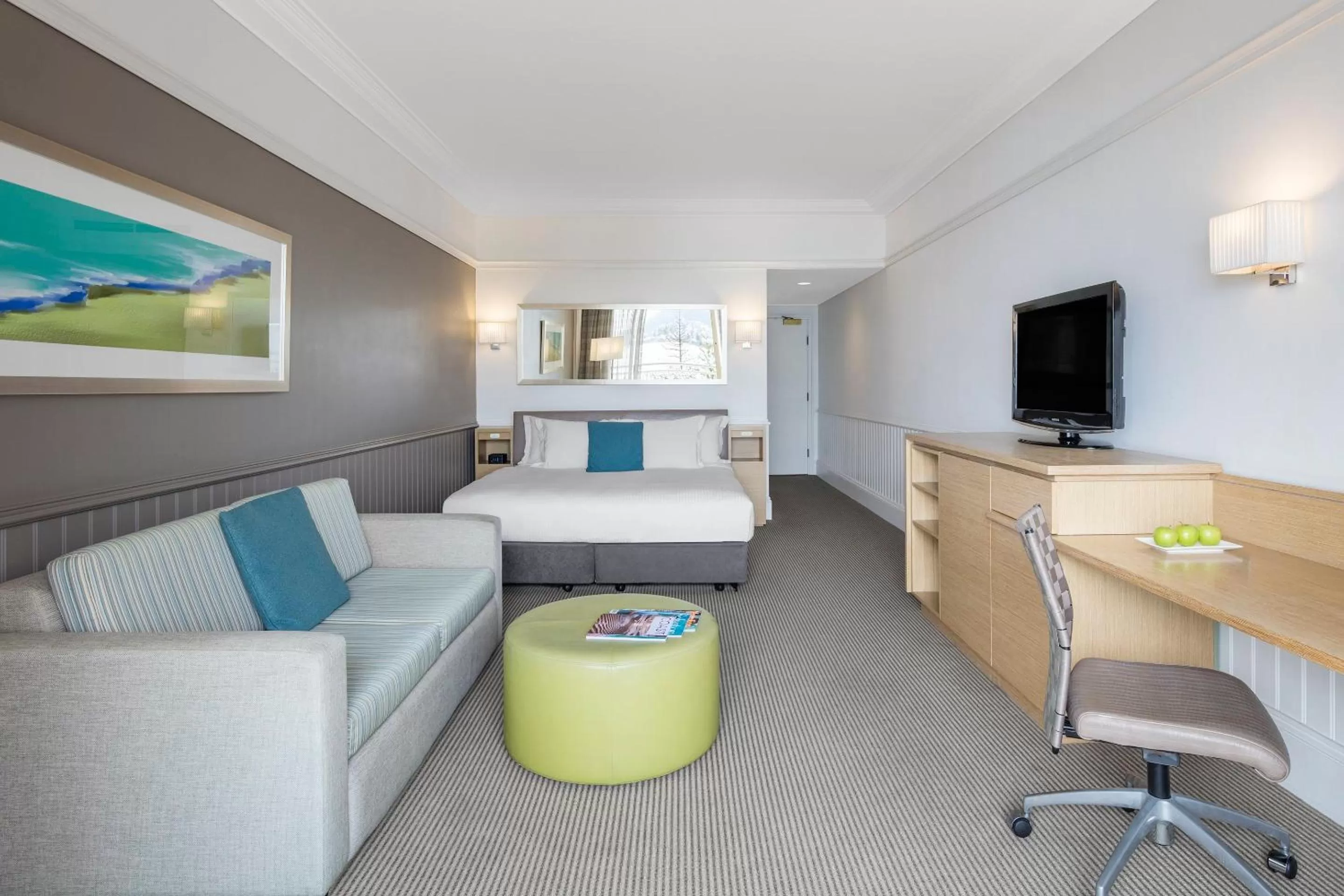 Photo of the whole room in Crowne Plaza Terrigal Pacific by IHG