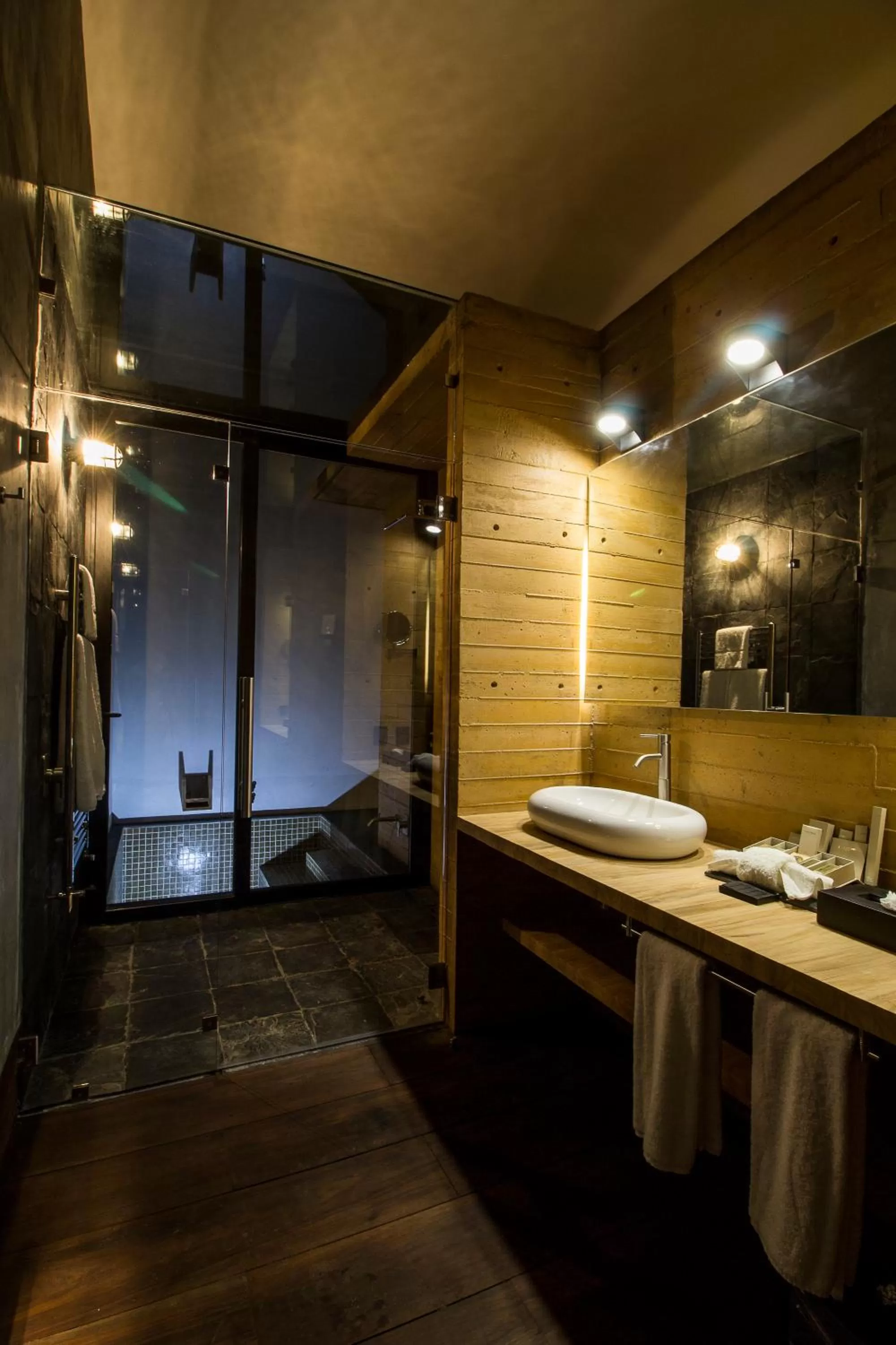 Bathroom in Uvence Arte + Hotel