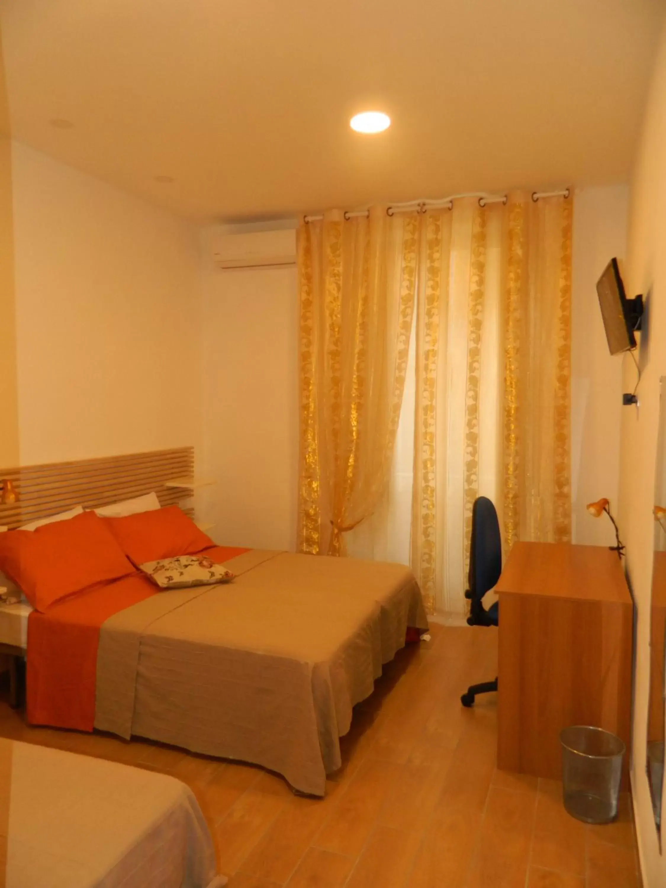 Triple Room - single occupancy in Bed & Breakfast Travellers Triple Room - single occupancy in Bed & Breakfast Travellers