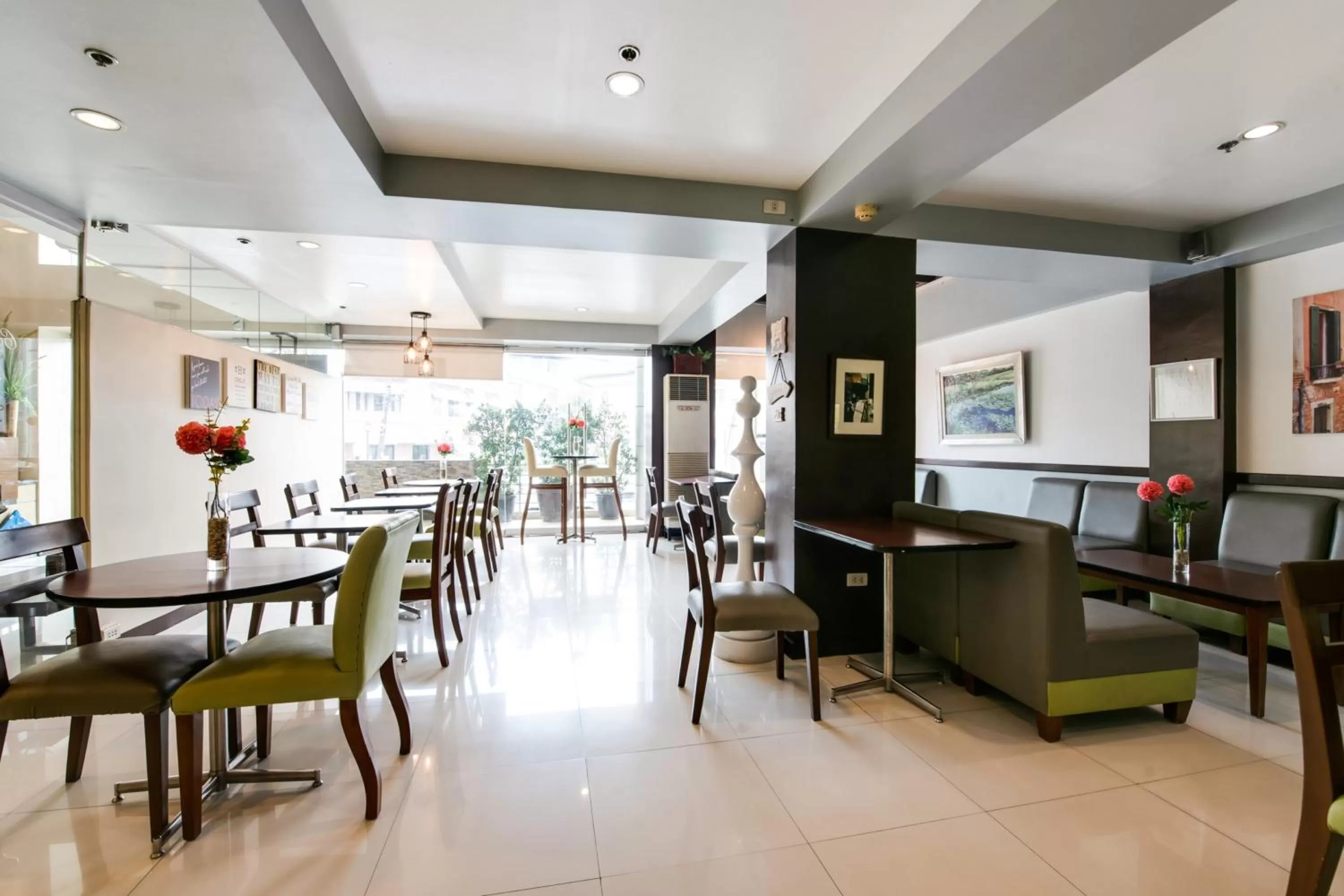 Restaurant/places to eat in Festive Hotel Makati