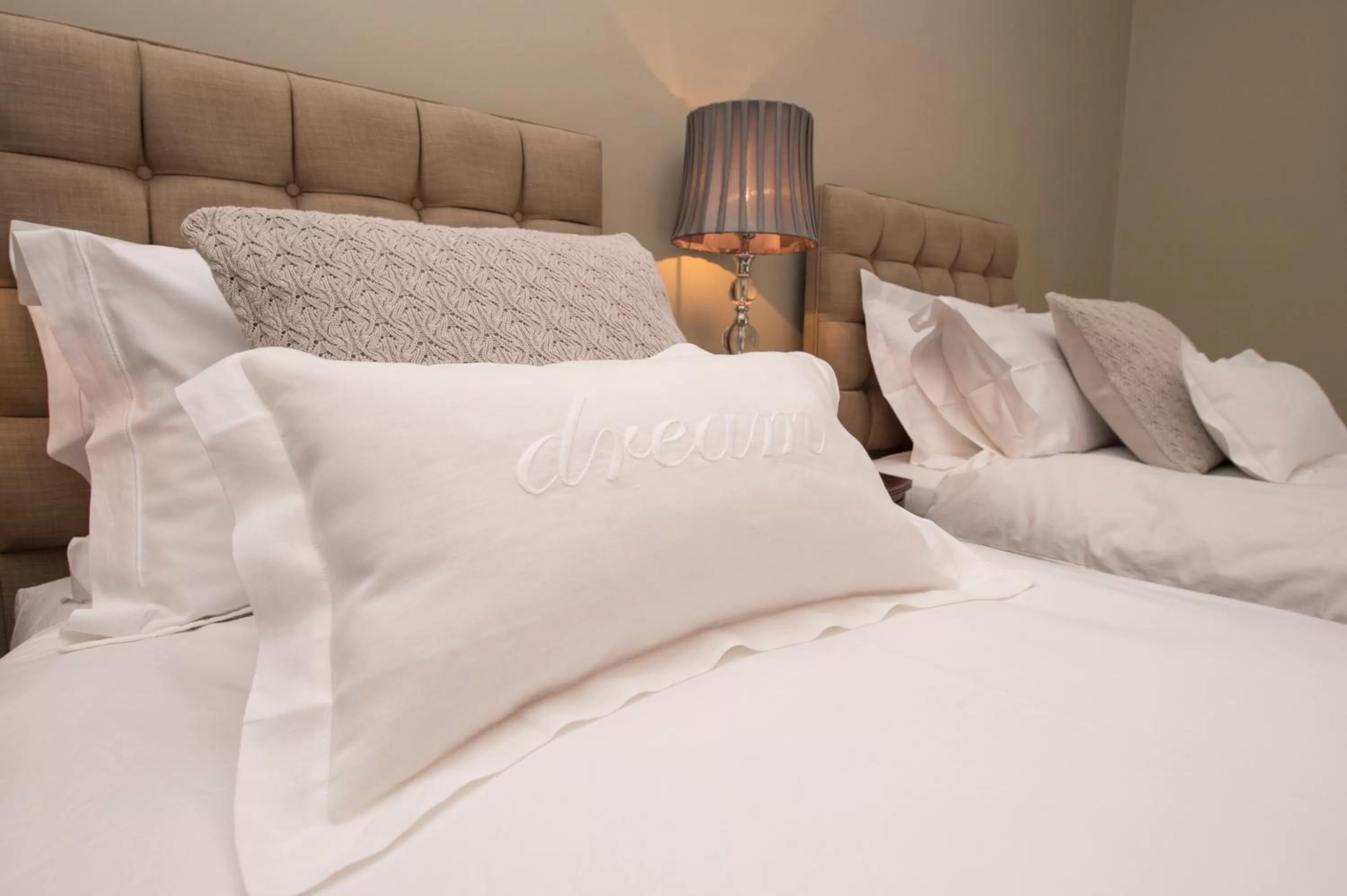 Decorative detail, Bed in Lys-Na-Greyne Country House