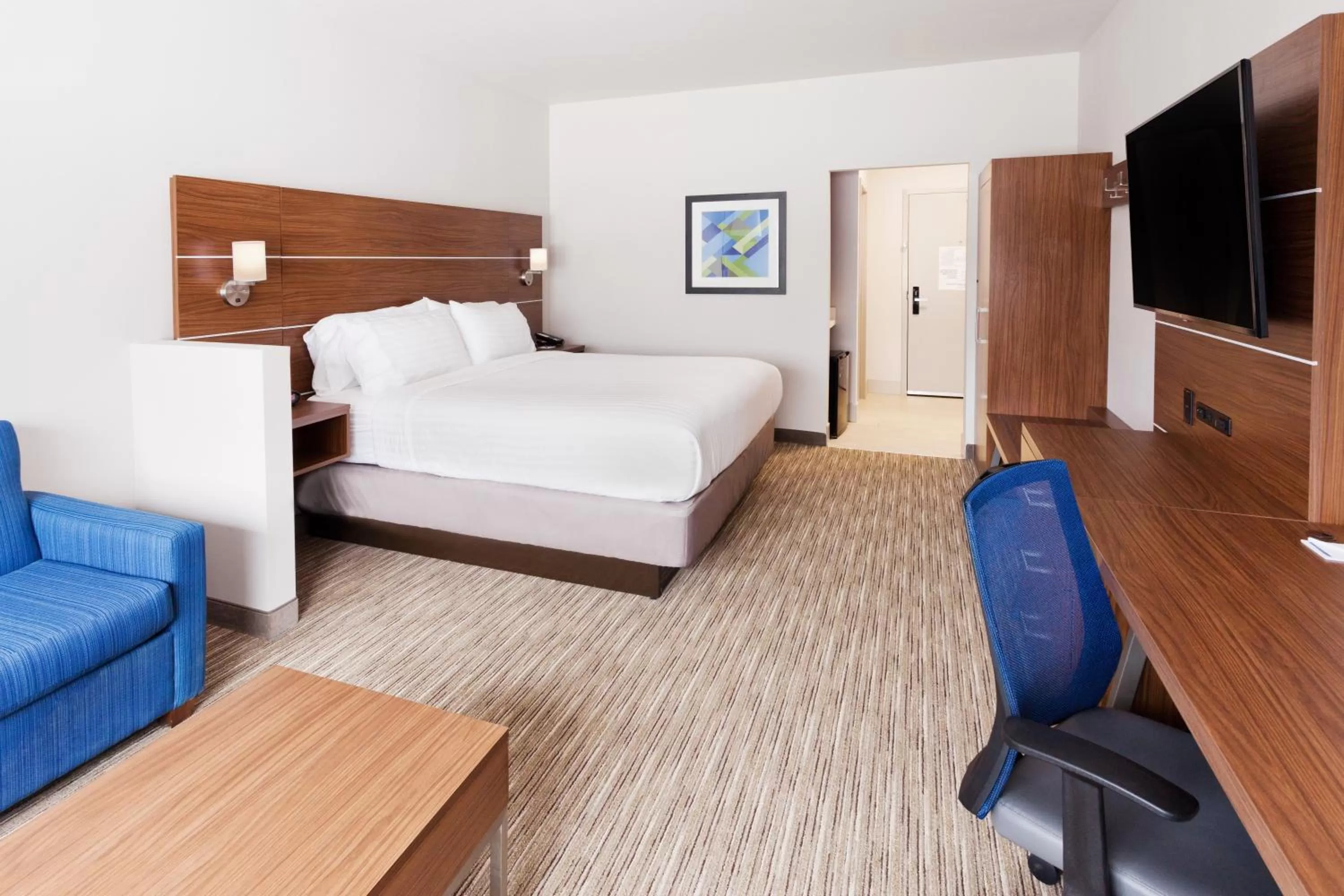 Bedroom, Bed in Holiday Inn Express & Suites - Cartersville by IHG