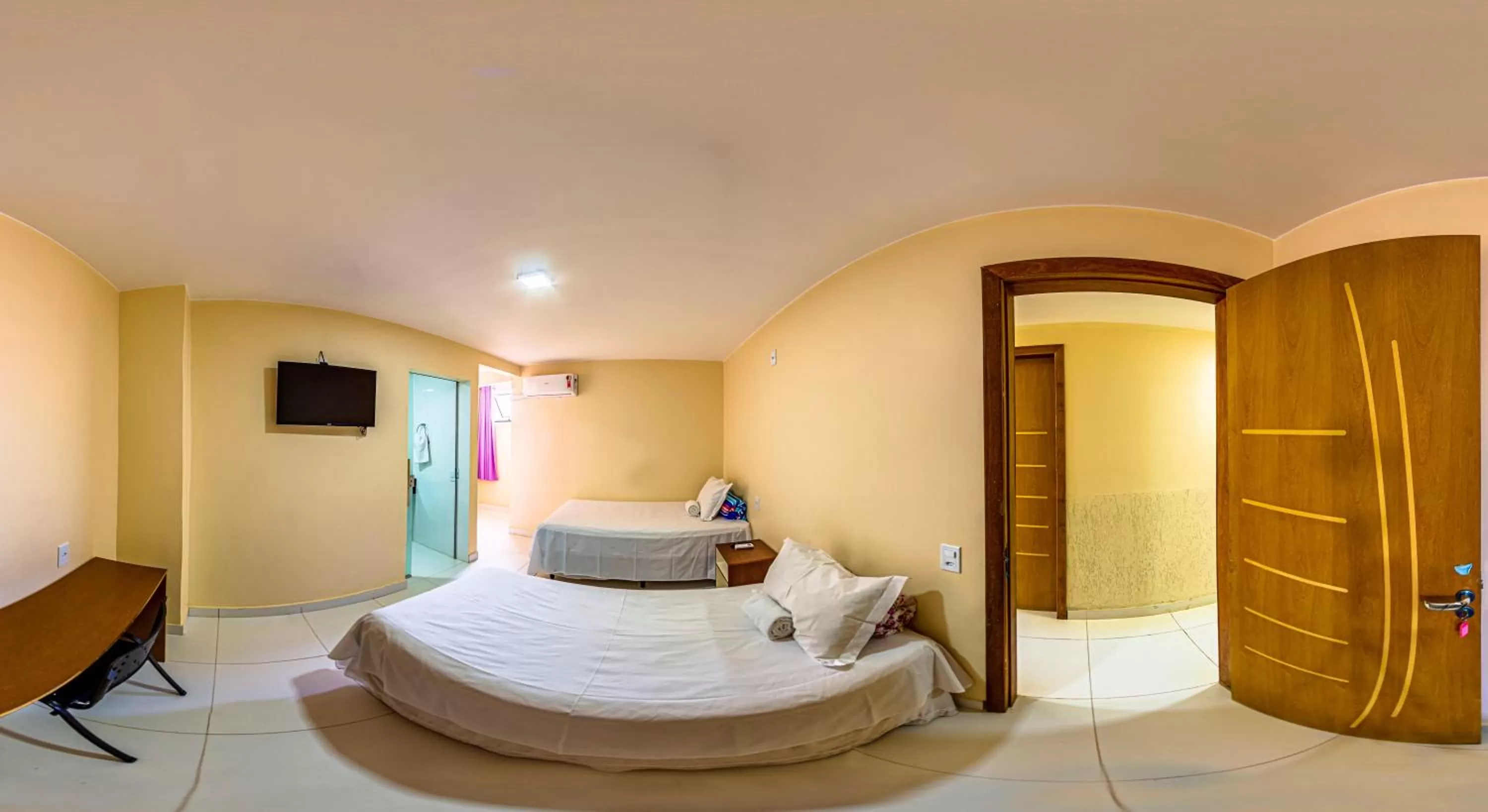 Photo of the whole room, Bed in Pousada Jardim Brasília